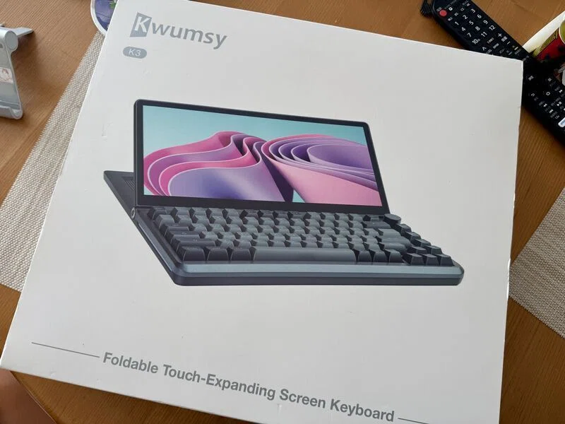 Kwumsy K3 折りたたみ式タッチスクリーンキーボード 本体 【公式