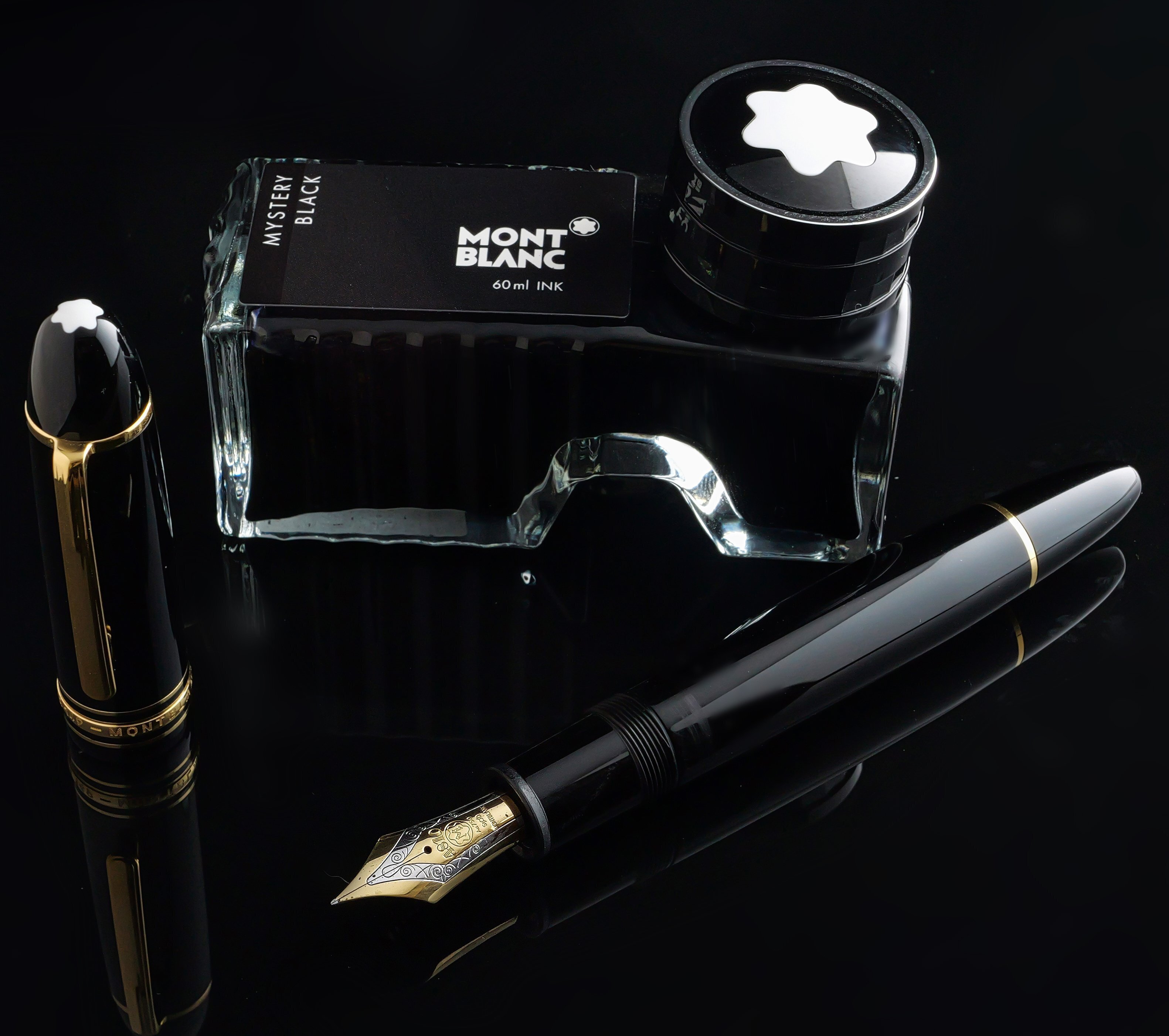 夜の静寂に自己陶酔へと誘う白帯：Montblanc Meisterstück 149｜Hideo