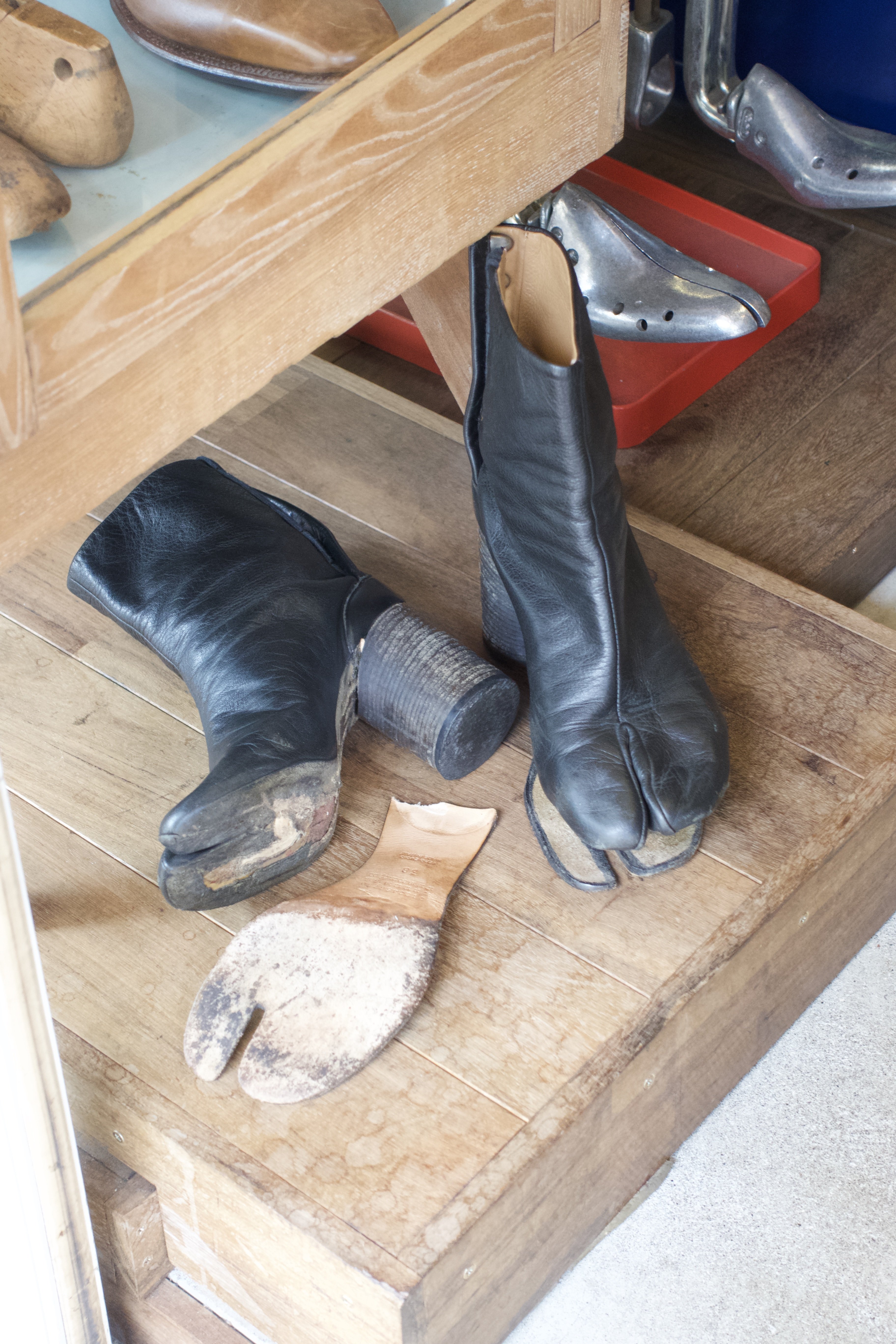 修理事例】モデル・竹下玲奈さんのマルジェラ「足袋ブーツ」 20年愛用