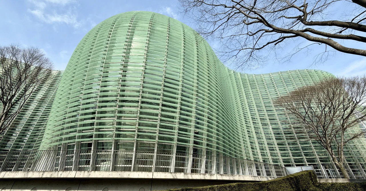 国立新美術館レビュー｜建築アートとカフェを楽しむ休日｜広瀬りん♡