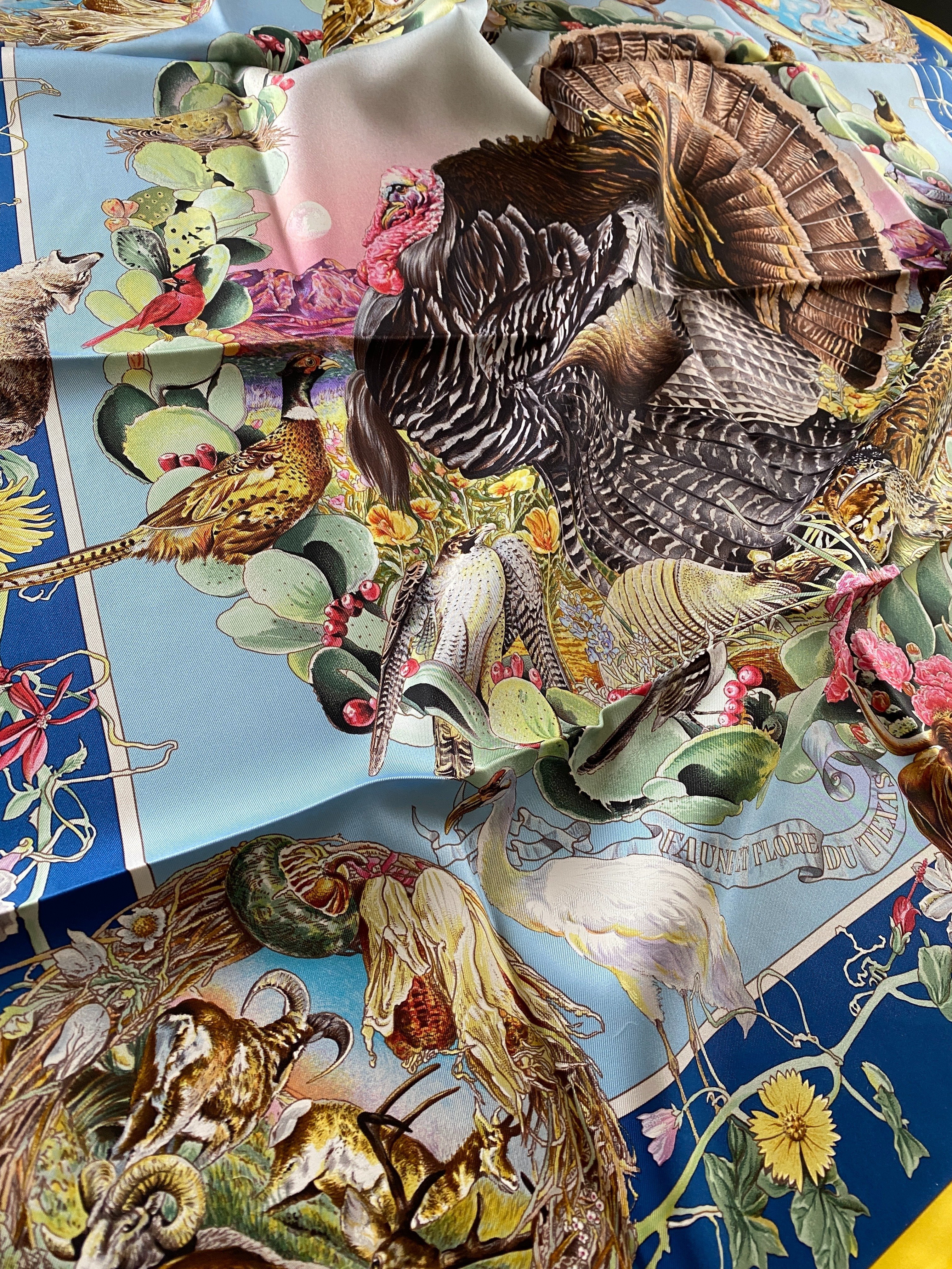 エルメスのスカーフをデザインした唯一のアメリカ人。 カーミット