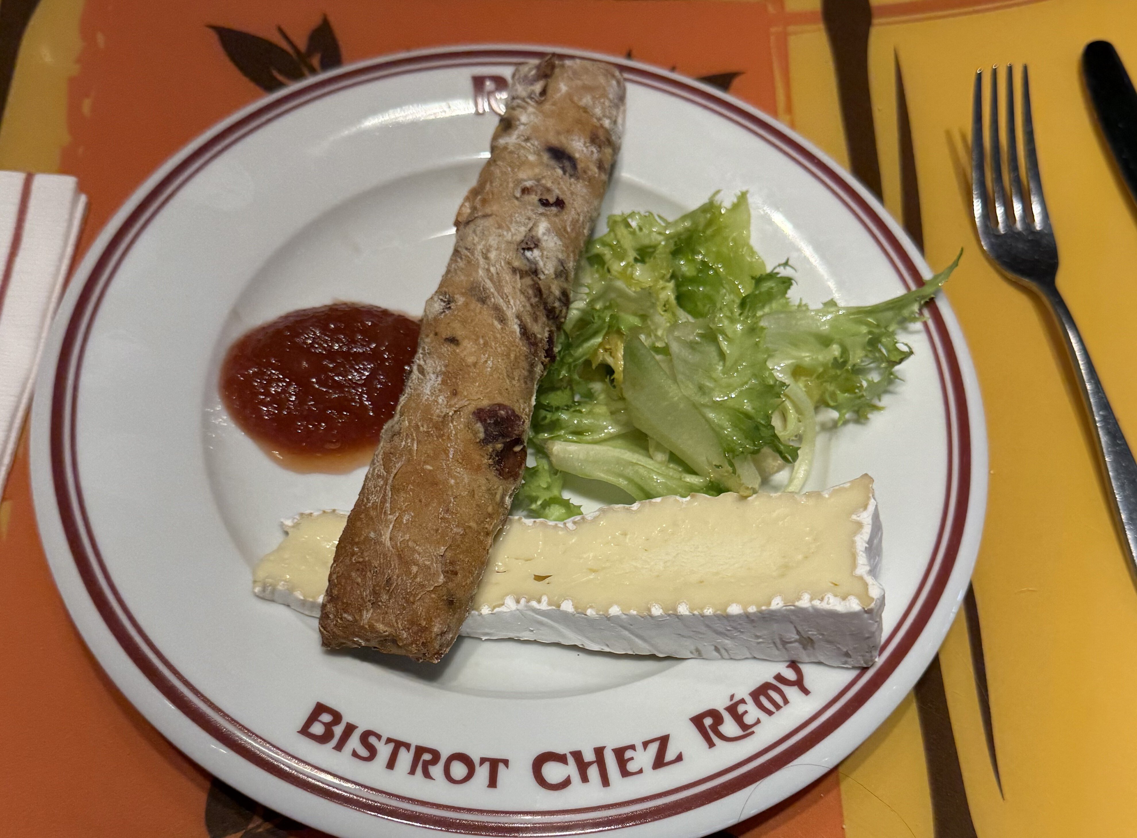 フランス】空港→ディズニー移動、レミーのおいしいレストラン｜ばに