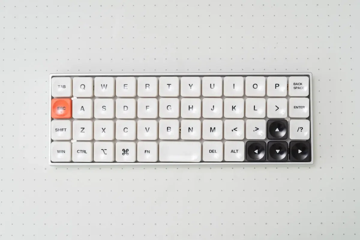 40%オーソリニア配列のコンパクトキーボードGeonix Rev.2が最高すぎた