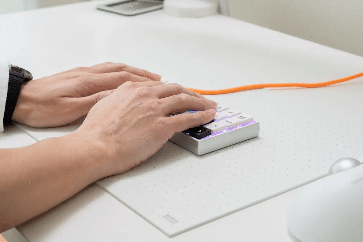 40%オーソリニア配列のコンパクトキーボードGeonix Rev.2が最高すぎた