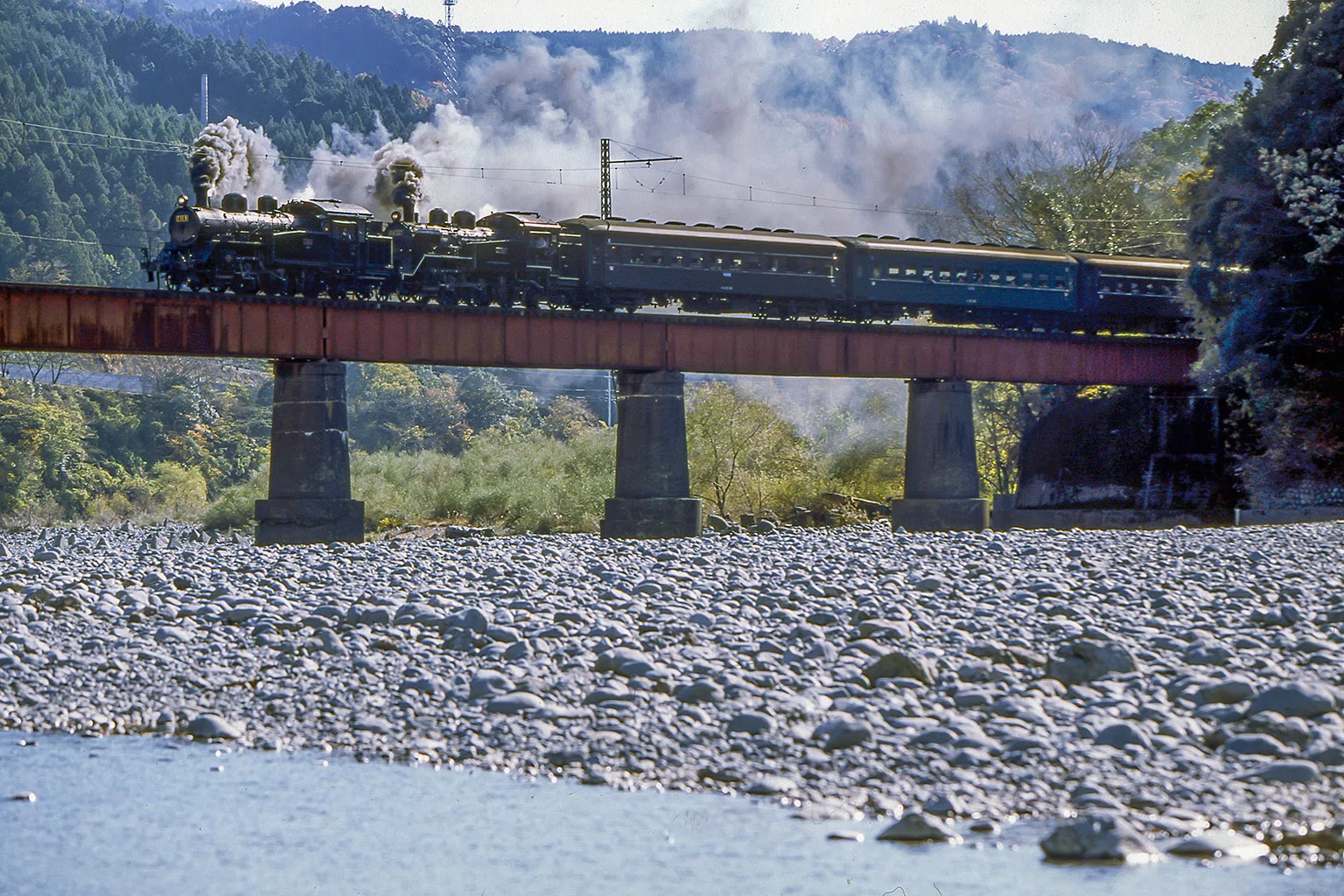 v221, 大井川鐵道：重連＆SL列車交換 （2001年）｜ひろやん