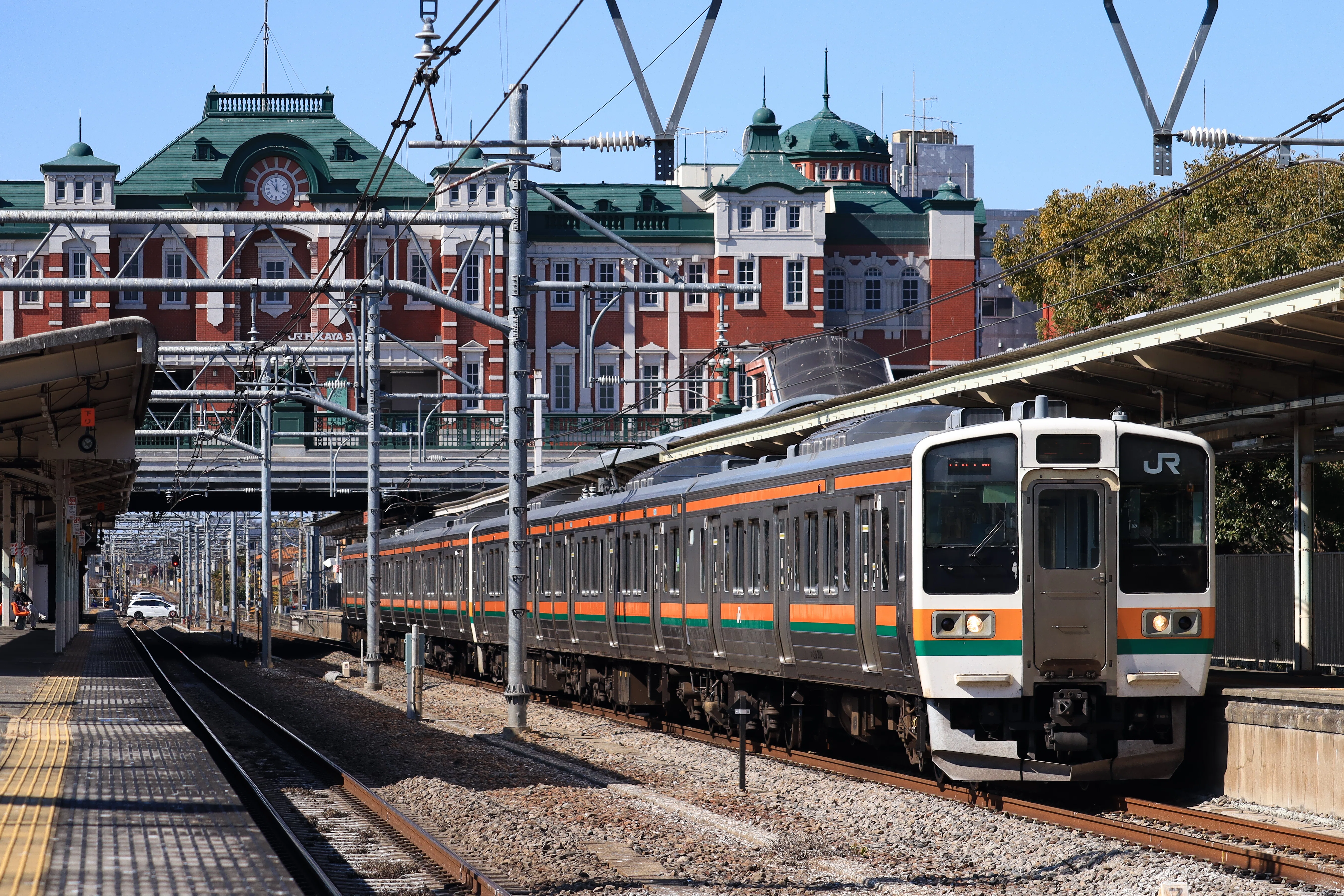 鉄道　211系　書類 211系デビューから40年。｜鐘 紡