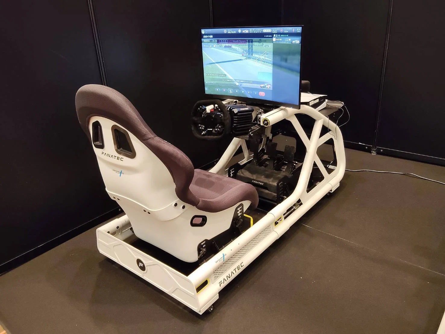 Fanatec レーシング コックピット 高級 Amazon co jp FANATEC CSL シム 