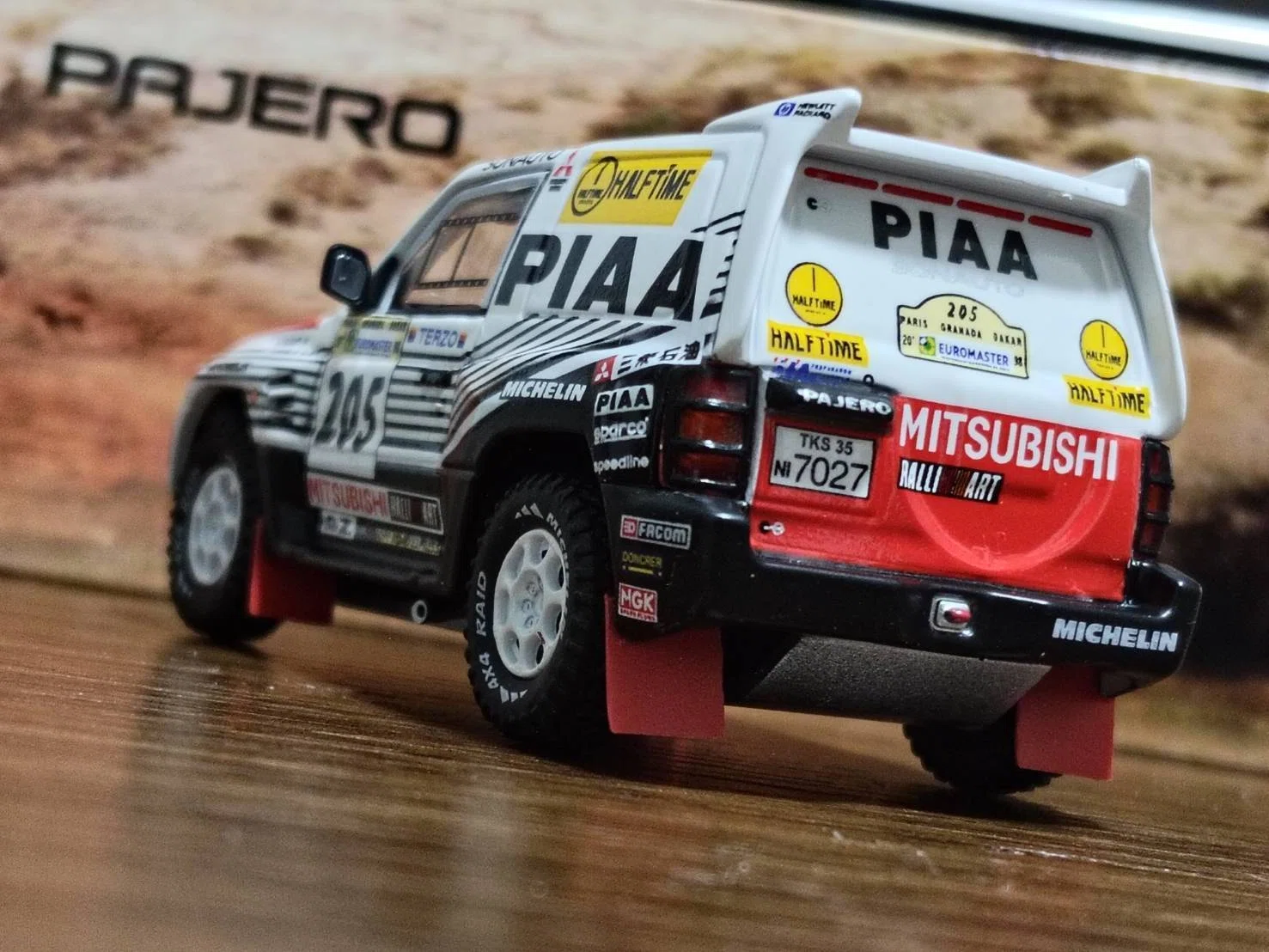 INNO64 1/64 MITSUBISHI PAJERO EVOLUTION #205 