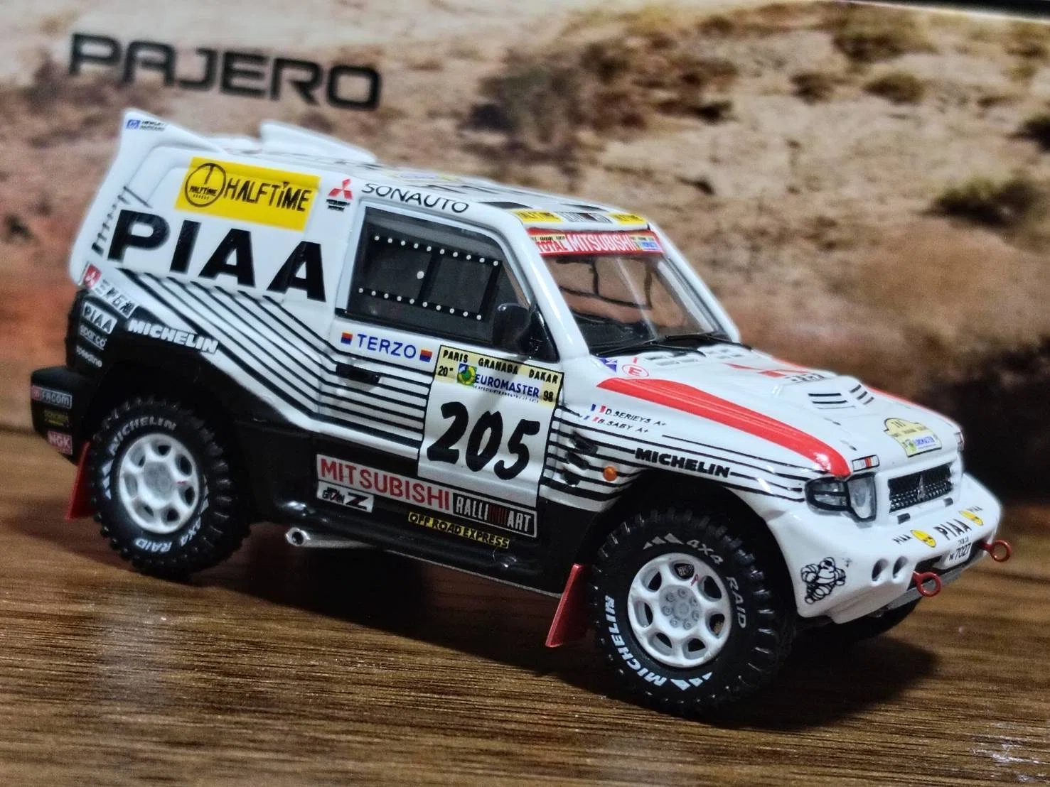 INNO64 1/64 MITSUBISHI PAJERO EVOLUTION #205 