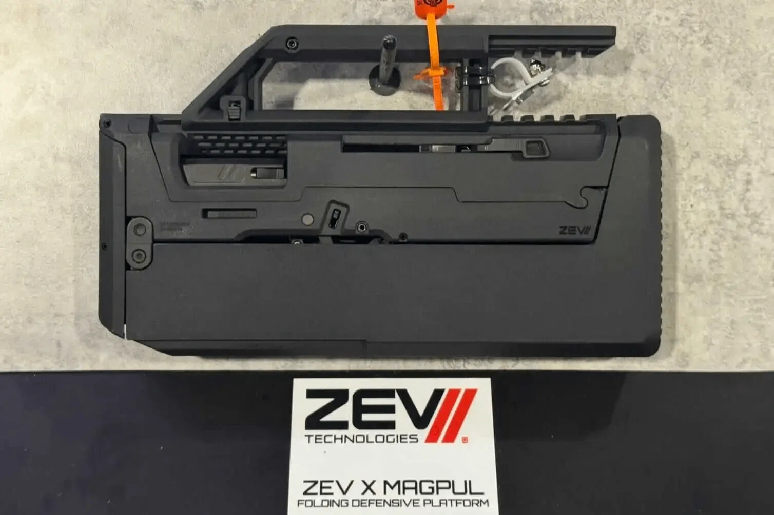 18年の沈黙を破る。ZEV × Magpul FDP-9：伝説の折りたたみ火器「完全