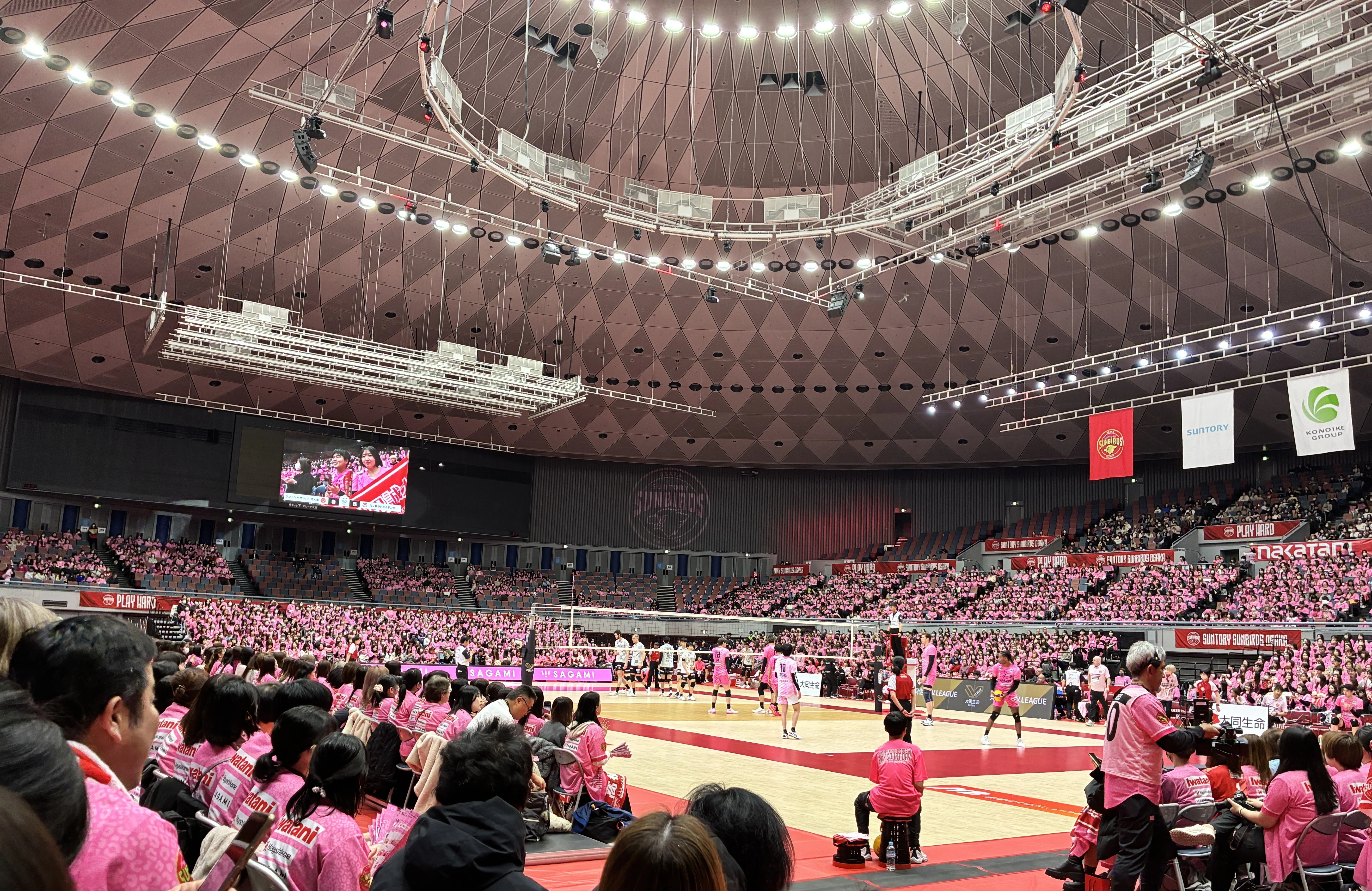 1万人がピンクに染まった2日間。サントリーサンバーズ大阪 