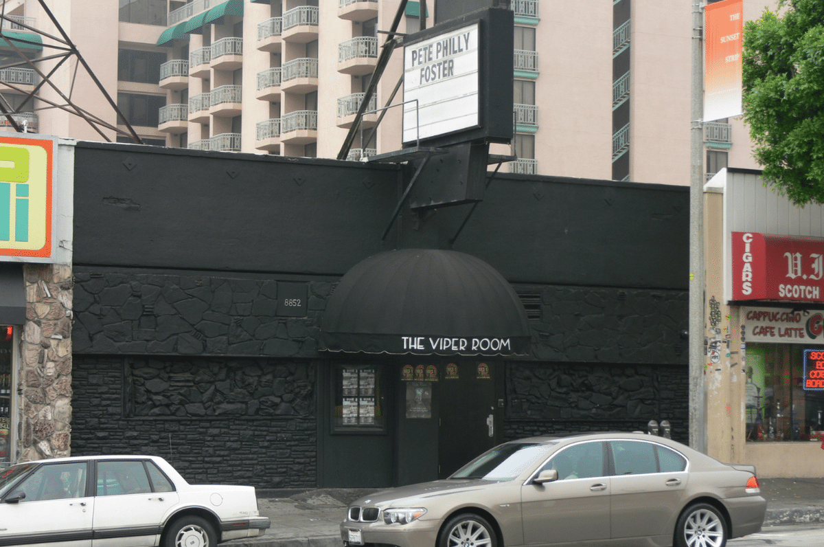 ハリウッド伝説のクラブ「Viper Room」が消える｜毒蛇たちが愛した光と