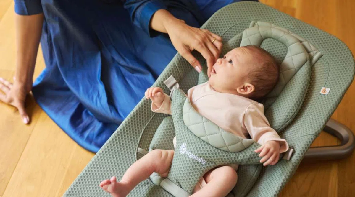バウンサーはいつから？赤ちゃんが心地よく過ごすための「最初の一歩 
