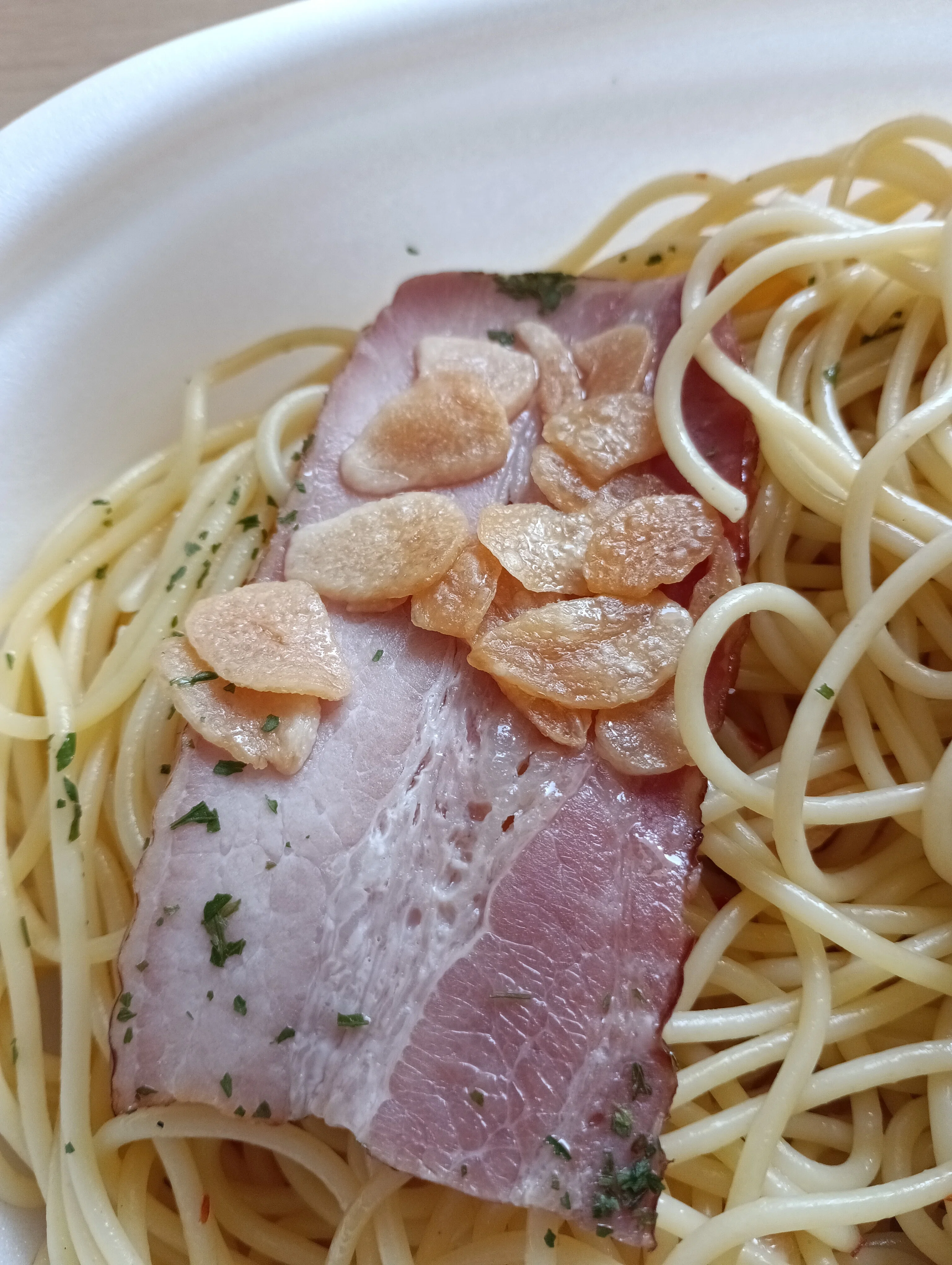 セブンイレブンの「やみつきガーリック 大盛ペペロンチーノ」を食べて
