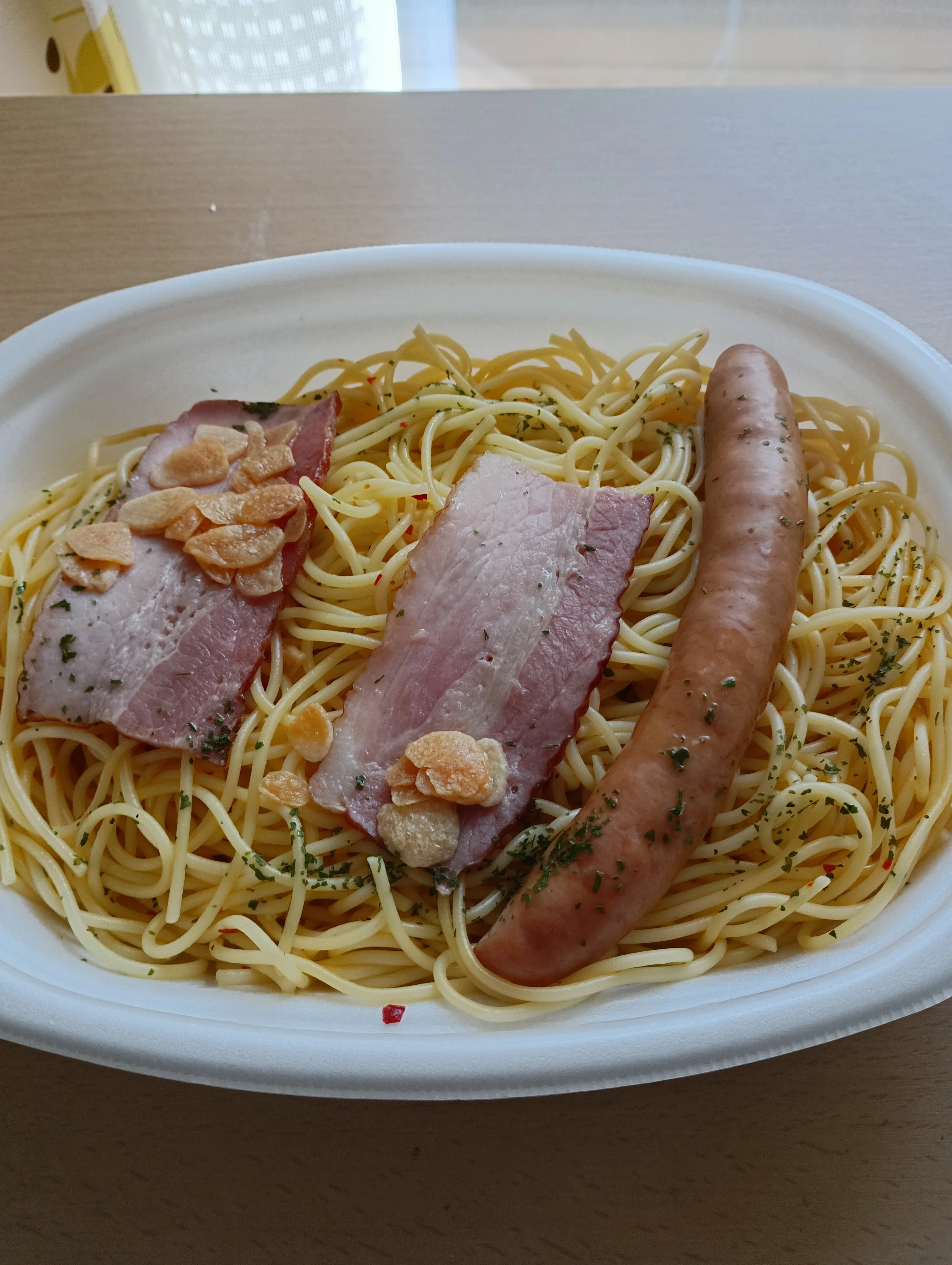 セブンイレブンの「やみつきガーリック 大盛ペペロンチーノ」を食べて