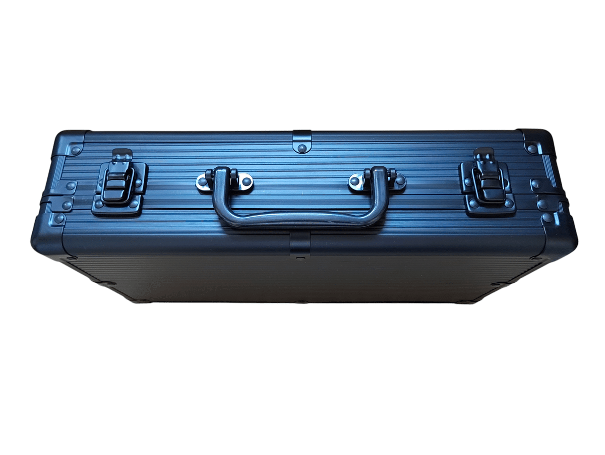 レビュー】腕時計を「守る」ための最適解。アルミ製オールブラック