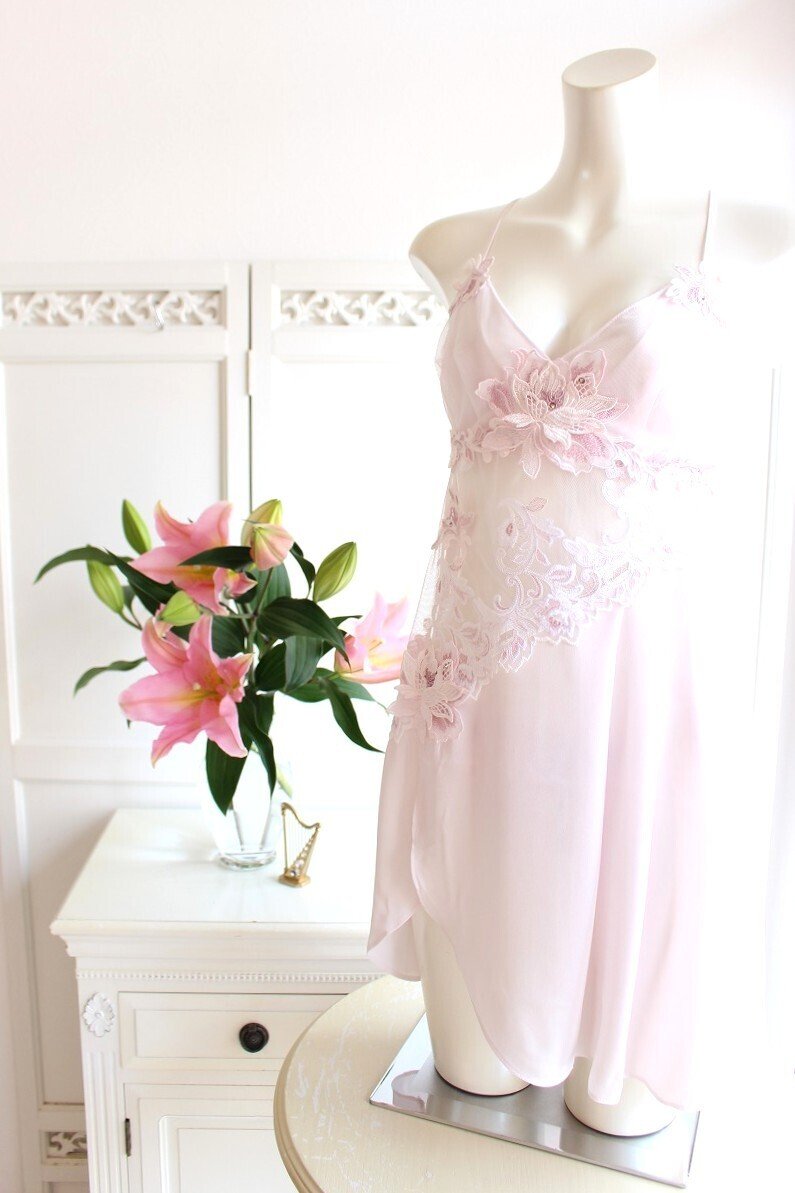 Vol.58｜― やわらかな優美さを纏う、彫刻のようなランジェリードレス