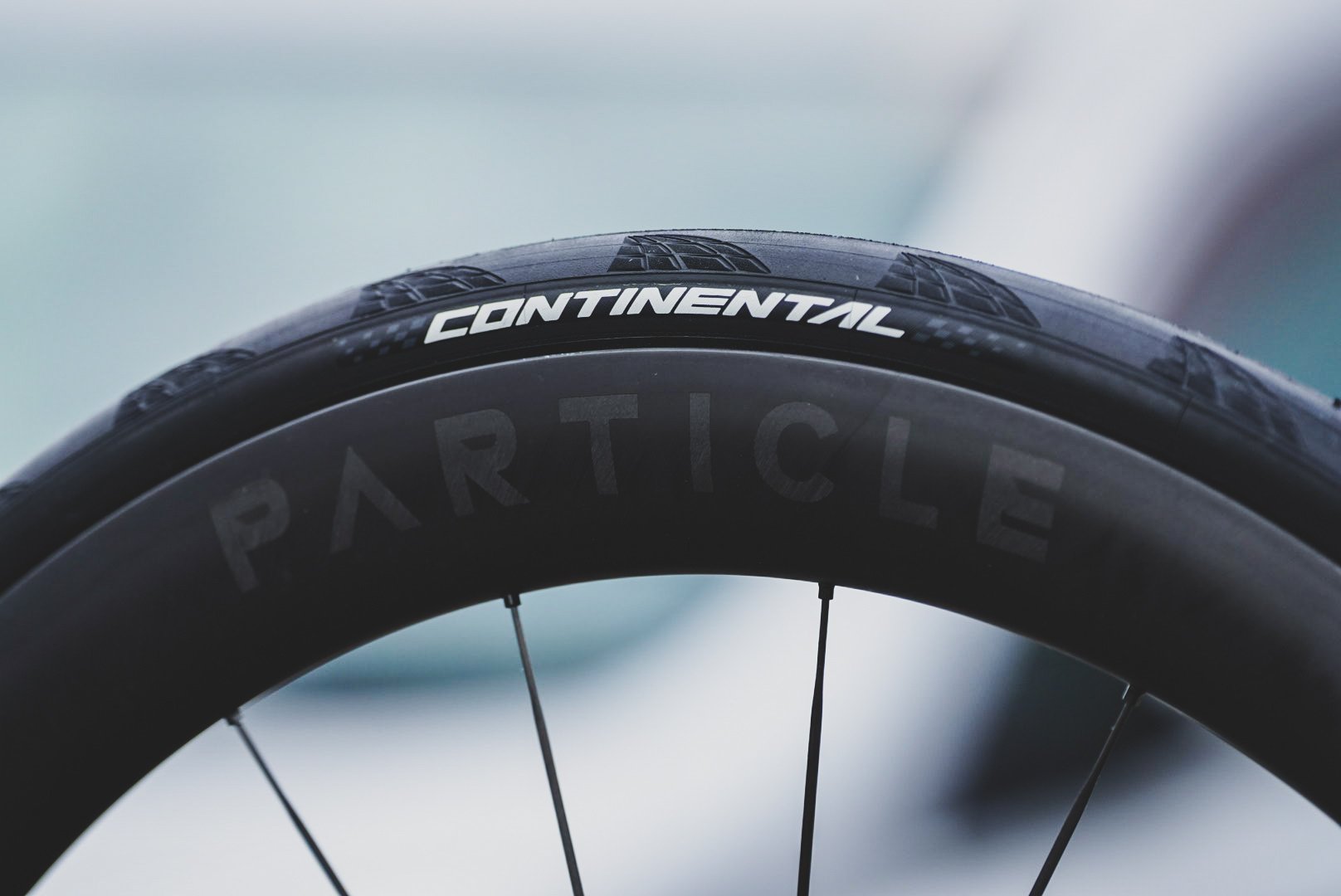 1000g以下の領域。52mmハイト995g圧倒的軽量を実現したPARTICLE新型GCX