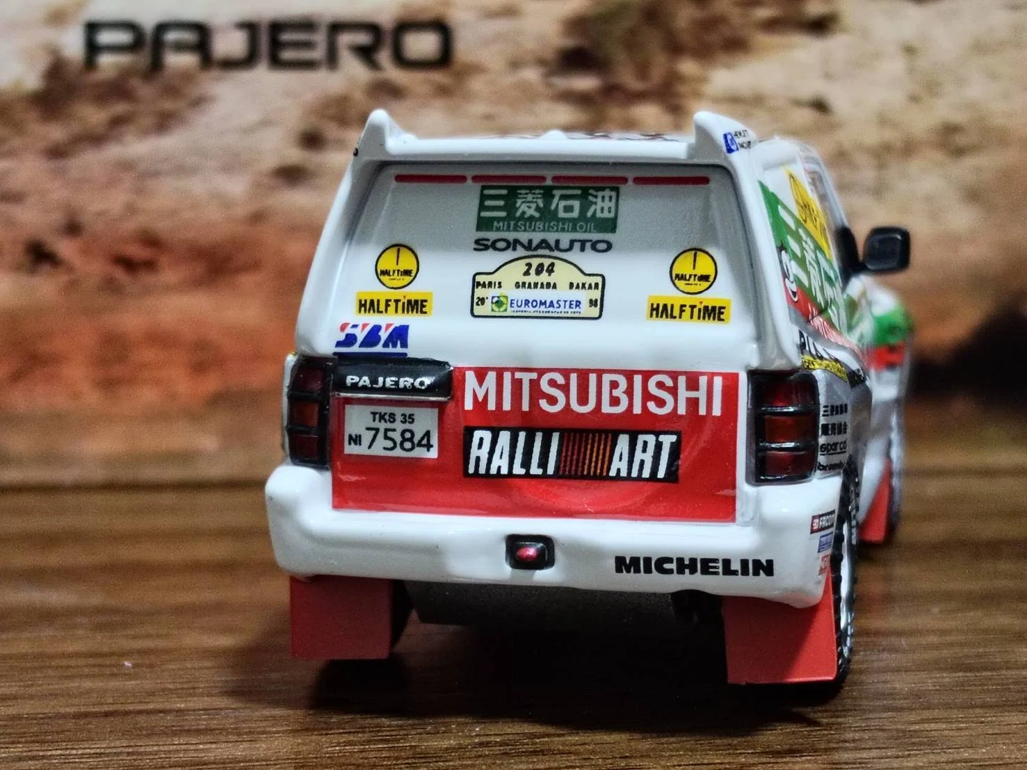 INNO64 1/64 MITSUBISHI PAJERO EVOLUTION #204 