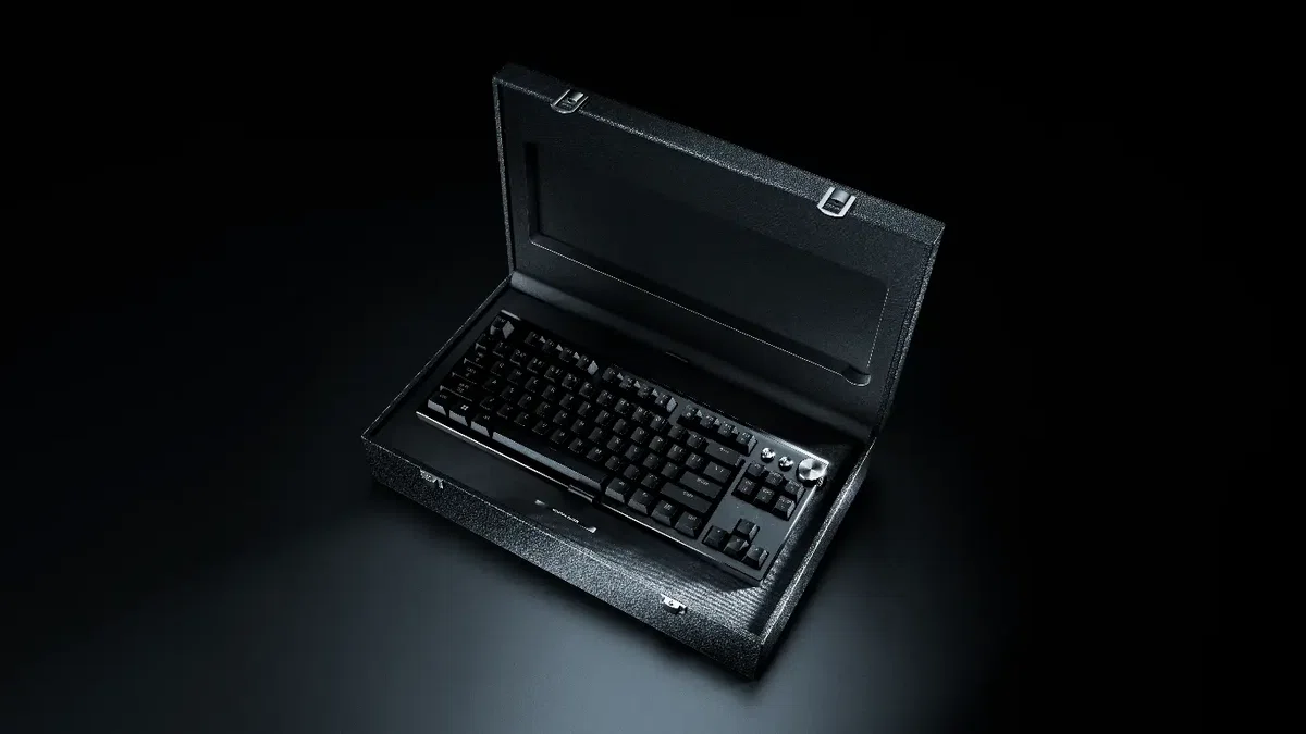 Razer、最高峰キーボード「Huntsman Signature Edition」を世界1,337台