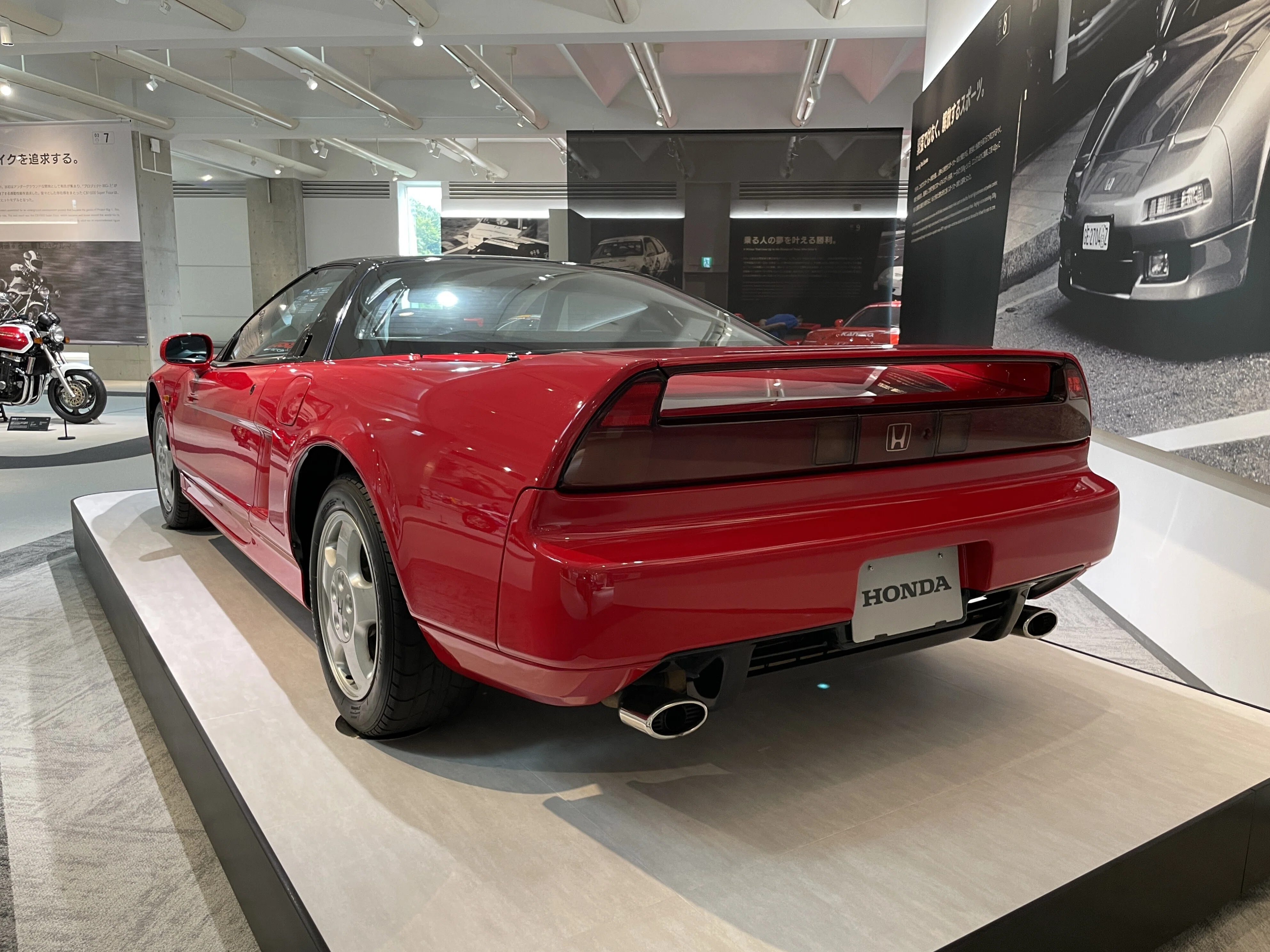 欧州メーカーを刮目させたのは日本の解放するスポーツカー：NSX ホンダ