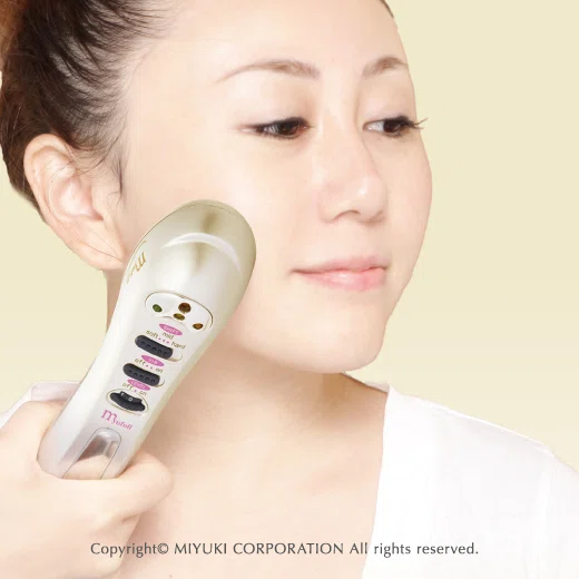 ミューフル 美顔器 理想の肌を叶える「5つのケア」Vol.3｜キュッと