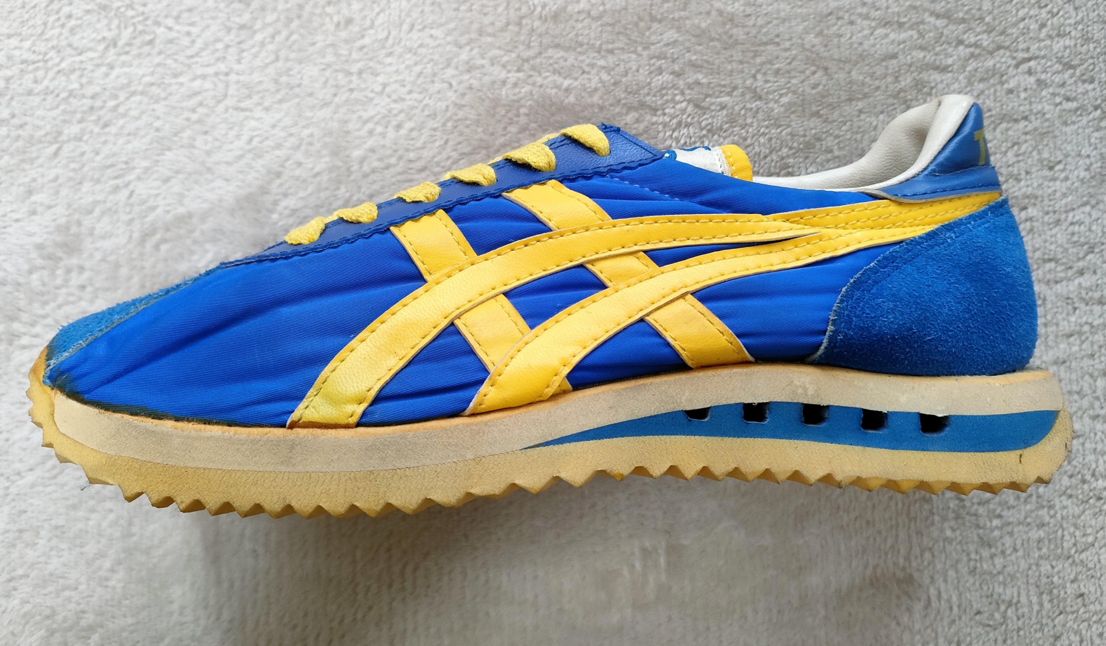 アシックスタイガーの青い文化遺産『モントリオールⅢ』の復刻を待ち