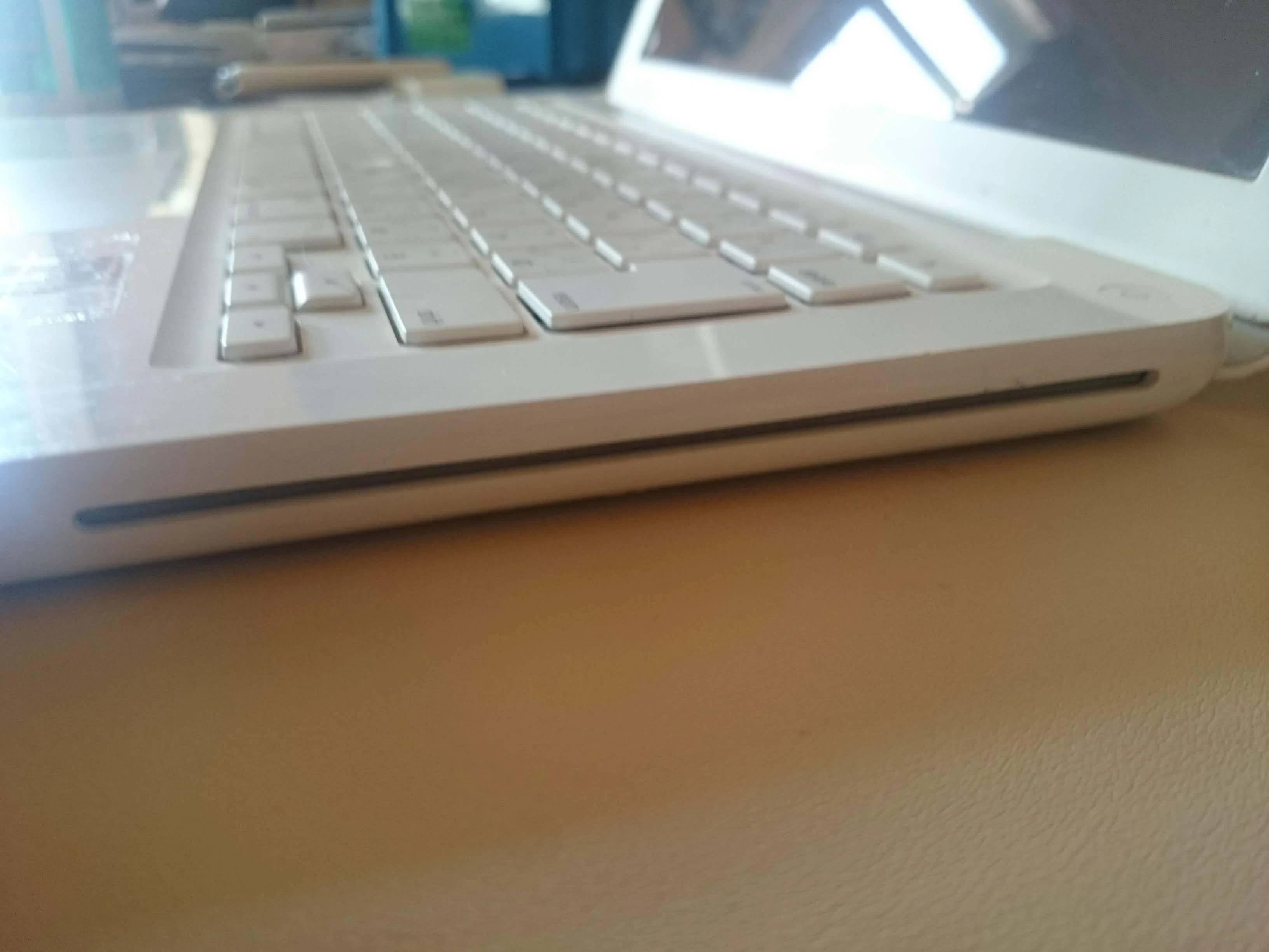 おすすめ!!Apple最後のポリカマック「MacBook Mid 2010」｜ちはる