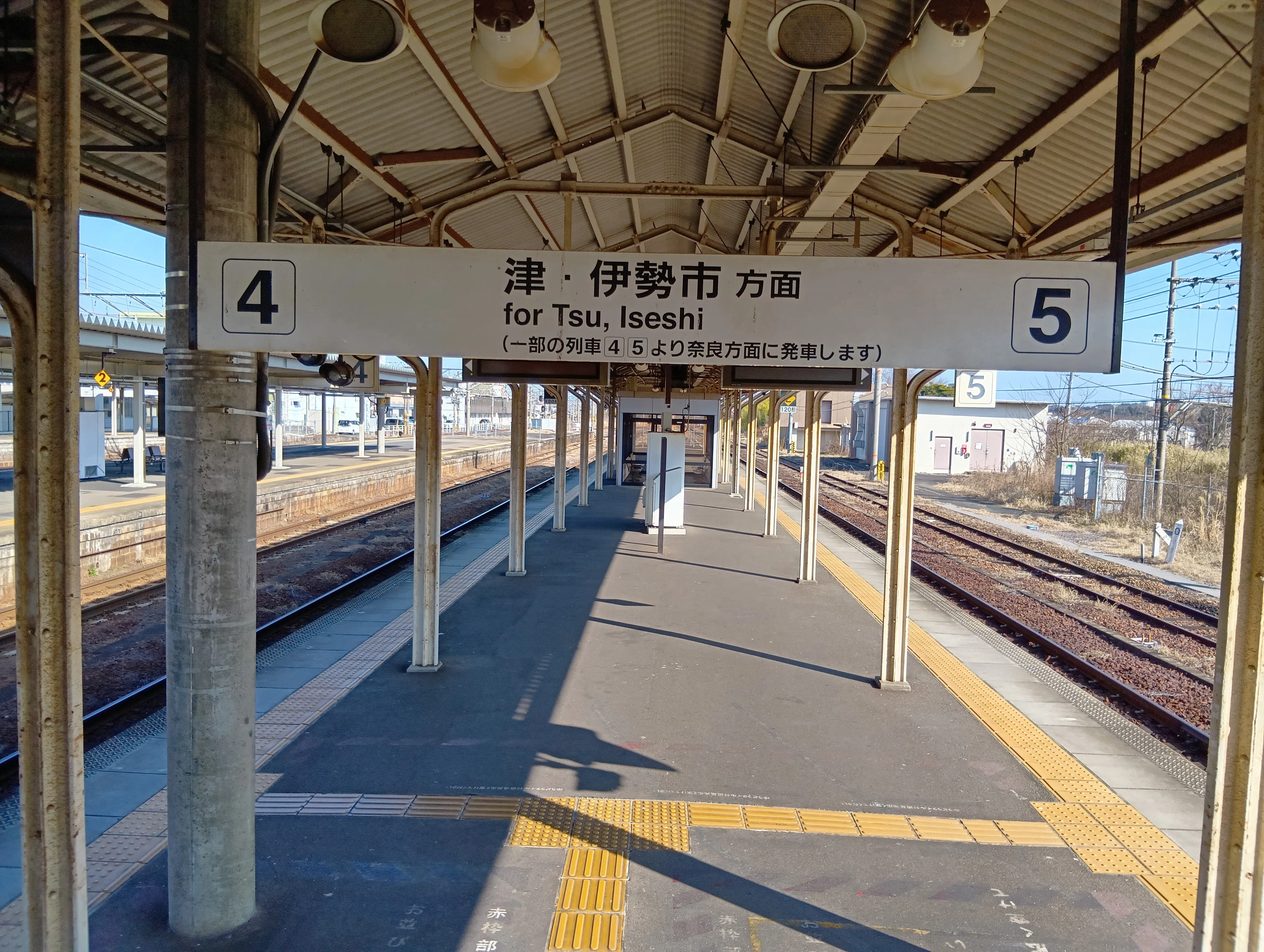 ちょっと新しくなったJR亀山駅｜Blue Train Blog by Masashi