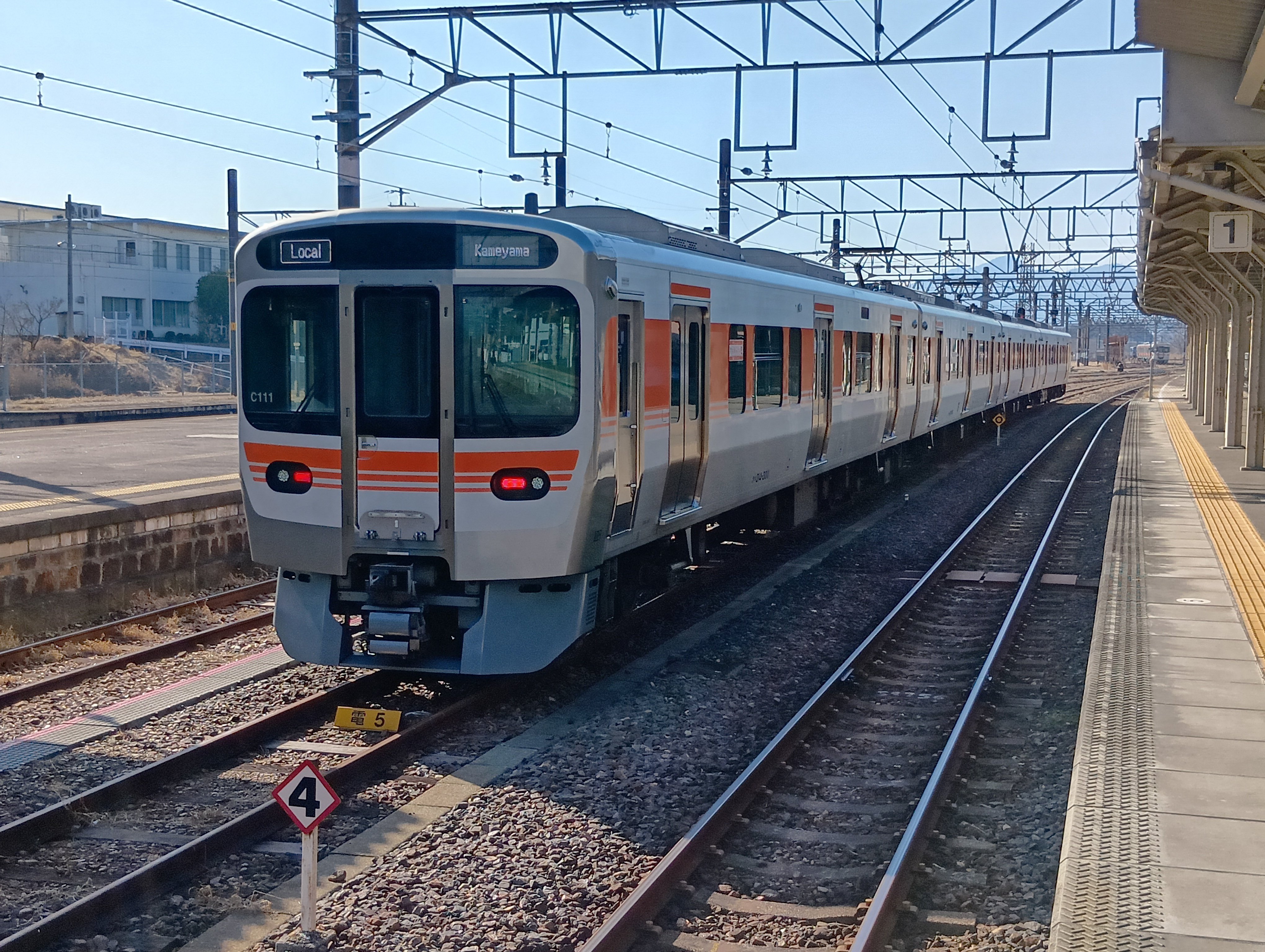 ちょっと新しくなったJR亀山駅｜Blue Train Blog by Masashi