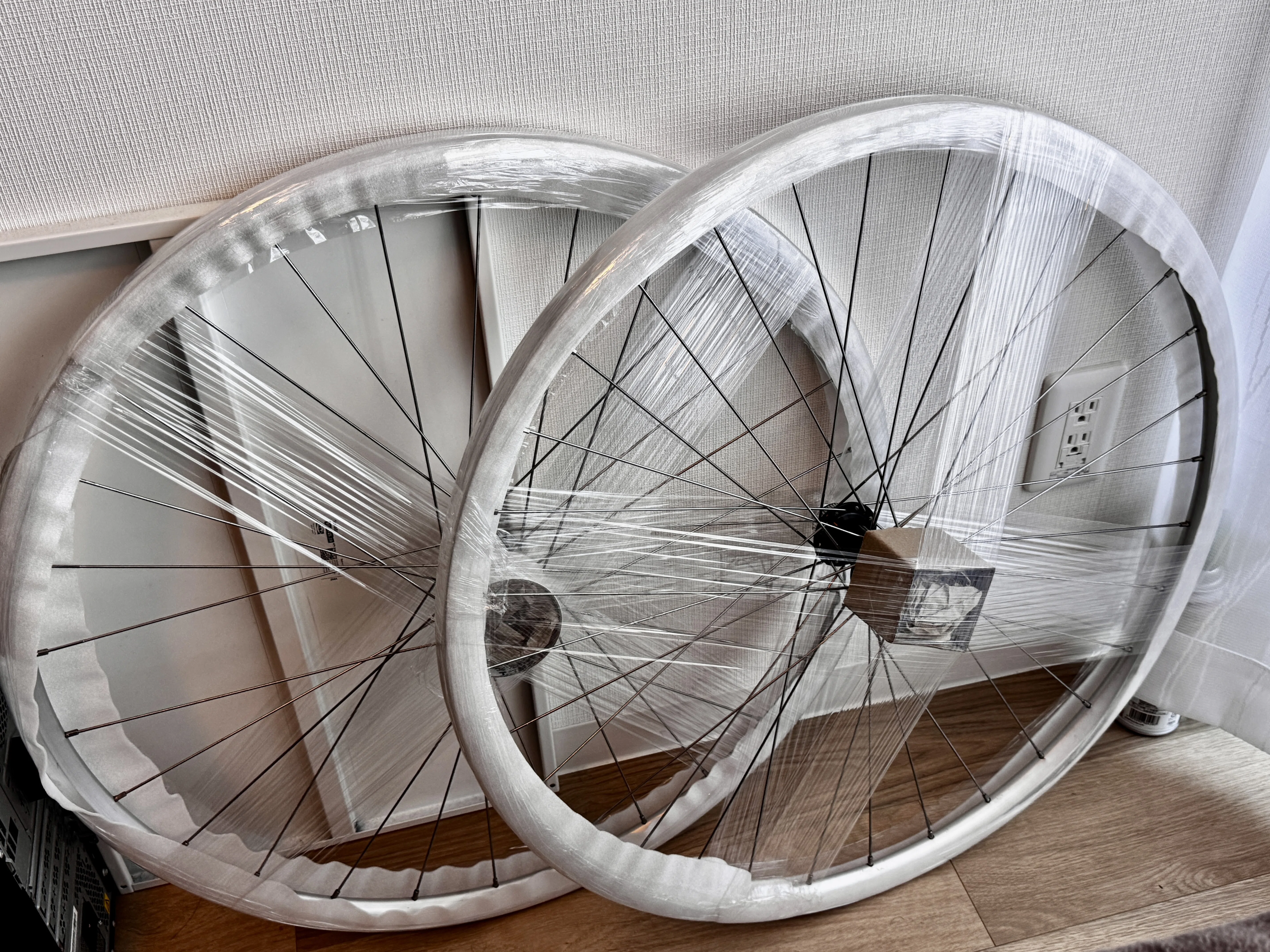 ロードバイクの700cホイールセットを990円で梱包する方法。そして発送