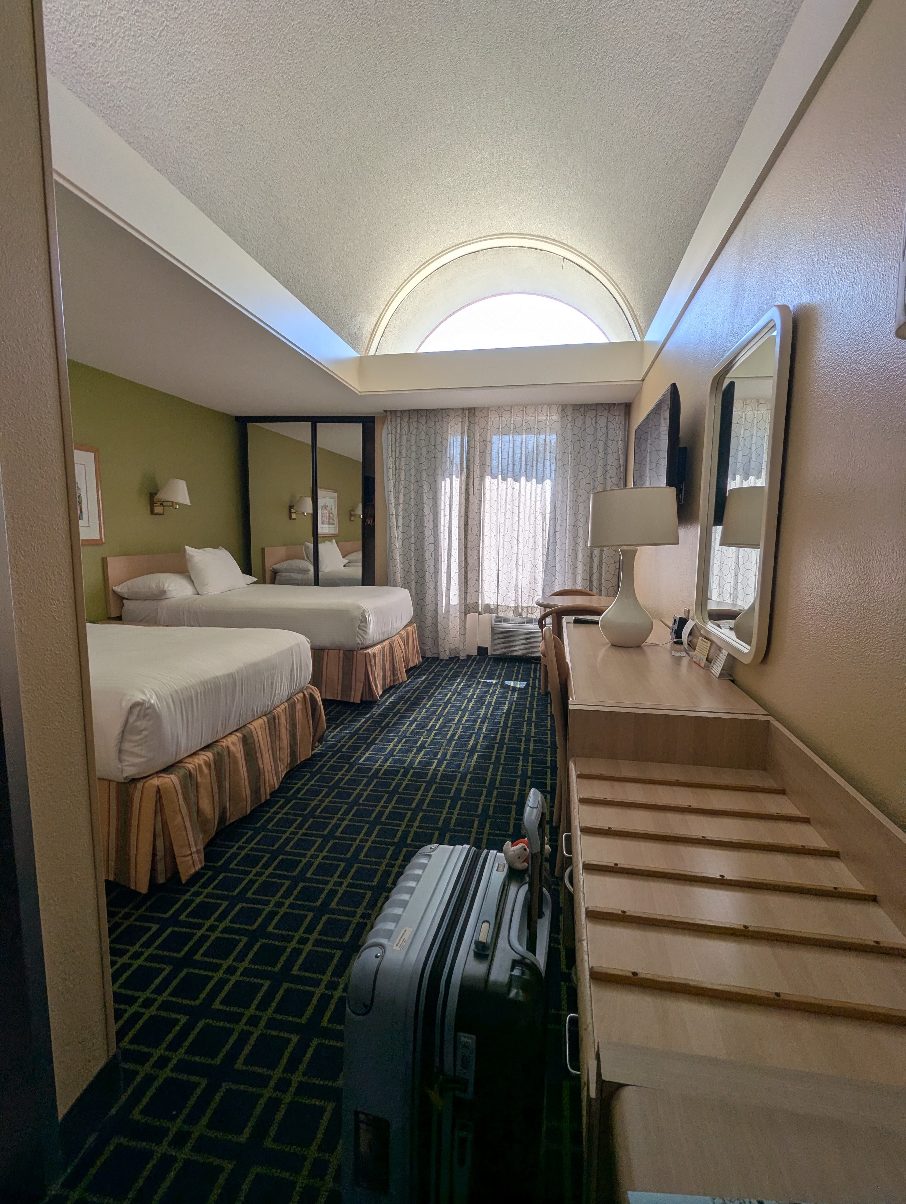 クリスマス🎄カリフォルニアディズニーひとり旅【ハワードジョンソン