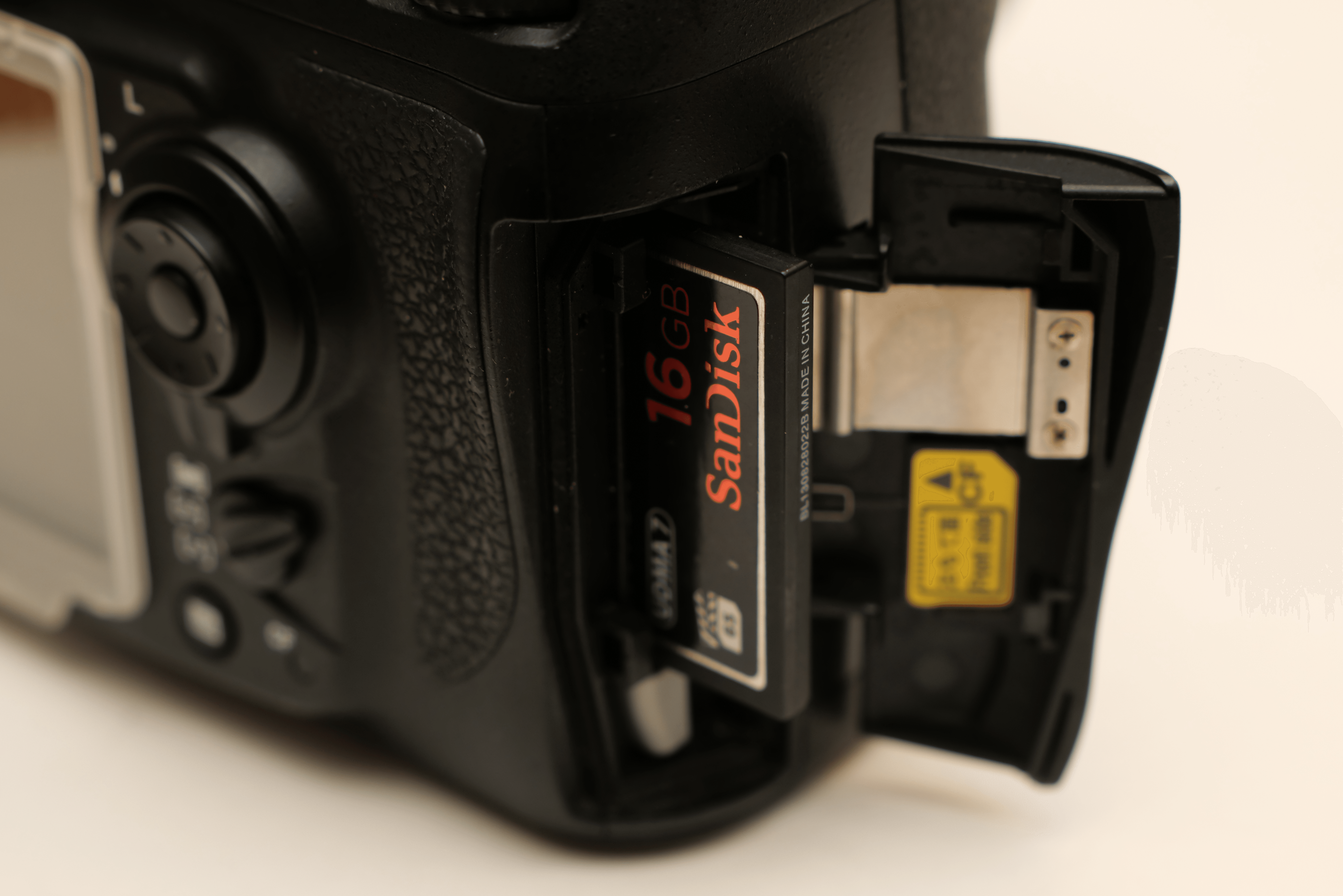 早い者勝ち　Nikon D70 2638 0.7 ニコンがEXPEED 7世代で発売する可能性のある7台のカメラ | ミラーレス