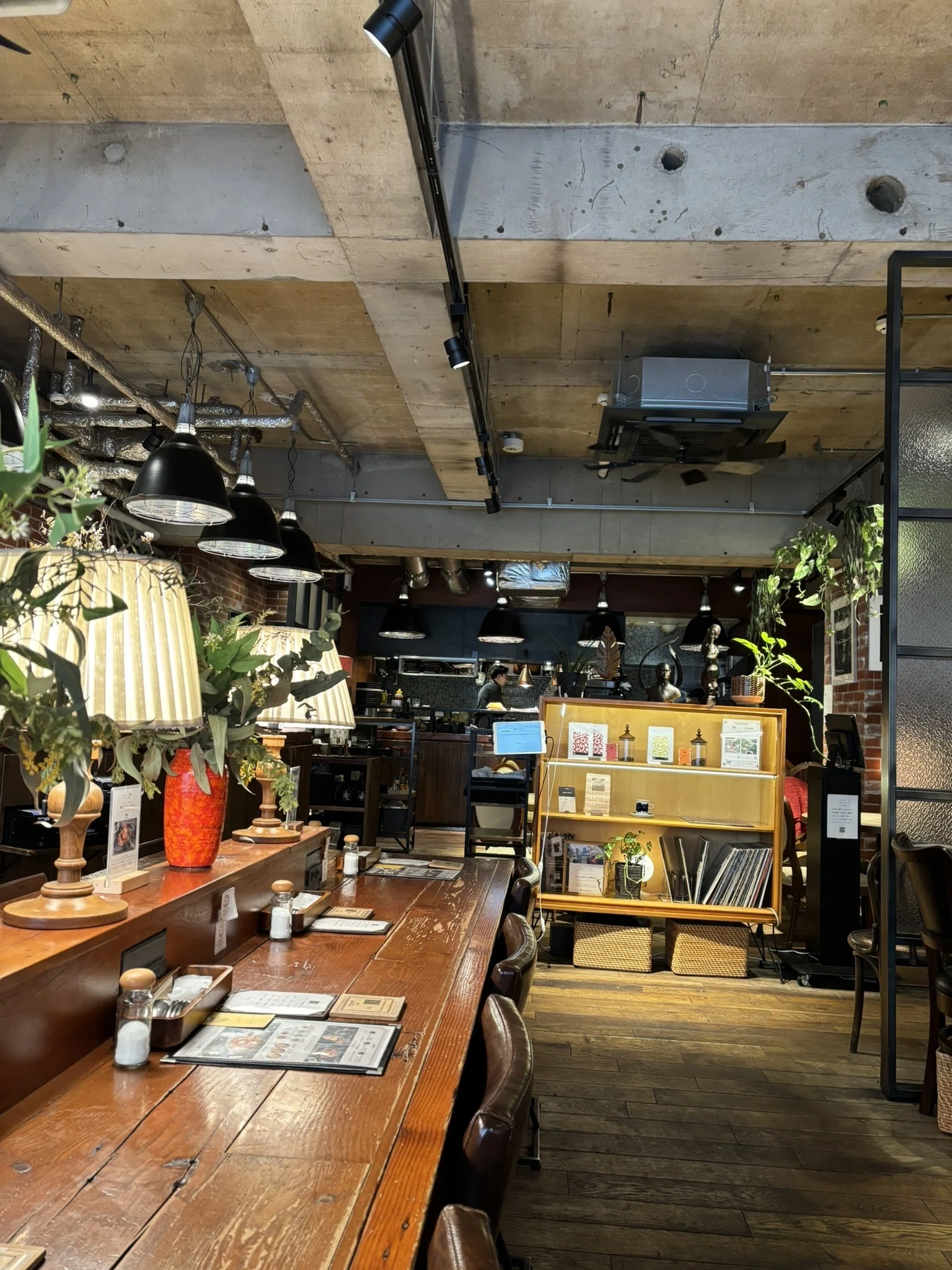 昭和33年創業の老舗喫茶店を継ぐ人気レトロカフェ！The Cafe ザ