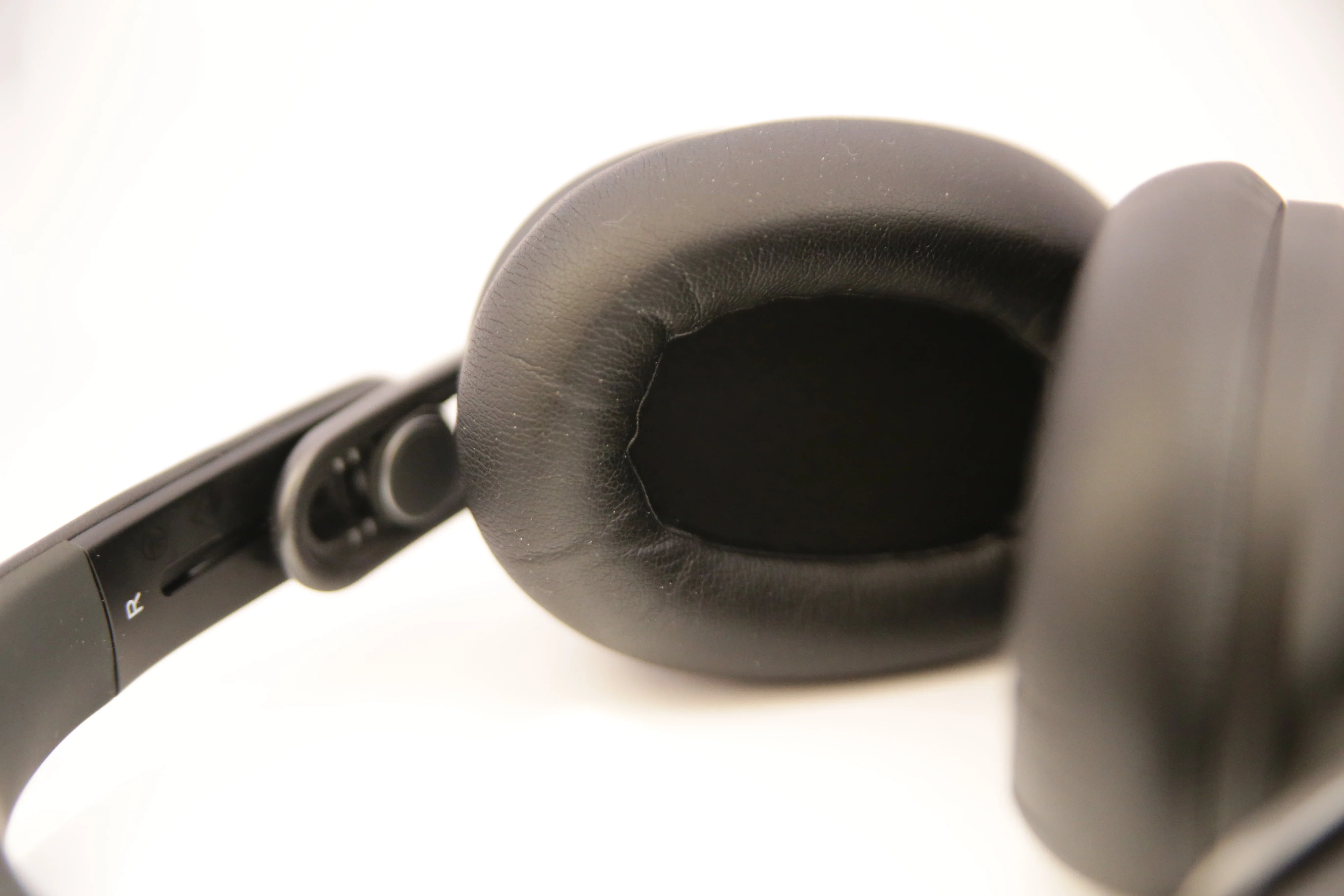 すぐそこで歌ってる！声チカヘッドホン【AKG K371-BT-Y3】ヘッドホン