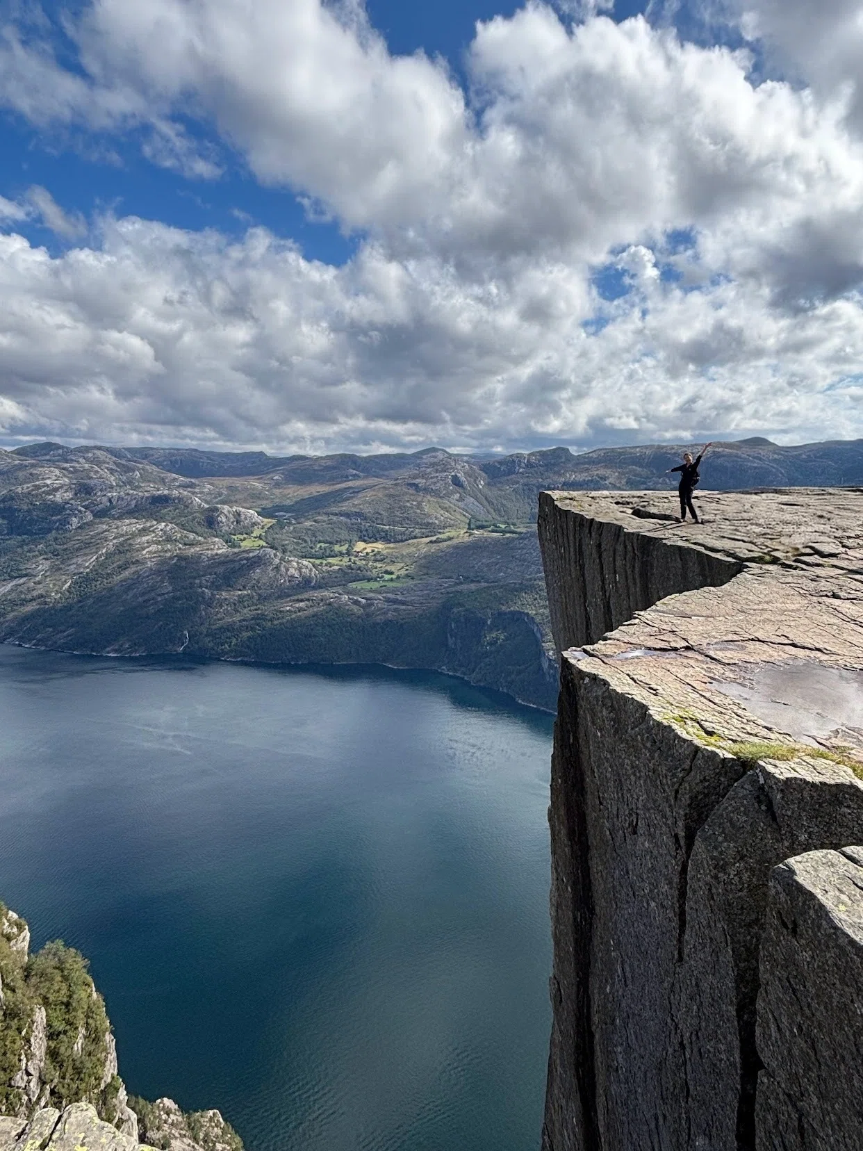 Norway】 断崖絶壁での忘れ物｜世界一周旅行記｜Tama | 世界一周をした 