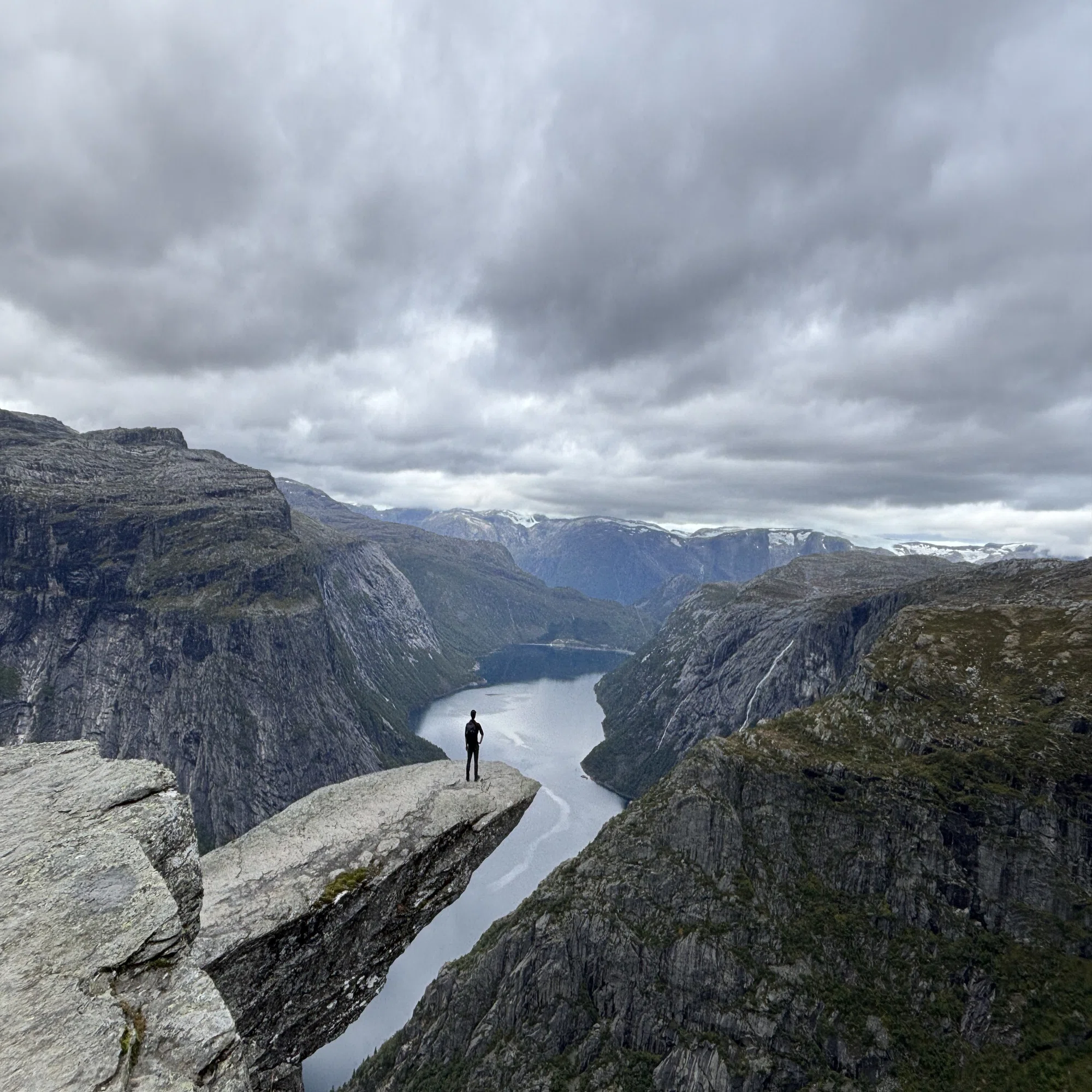Norway】 断崖絶壁での忘れ物｜世界一周旅行記｜Tama | 世界一周をした 