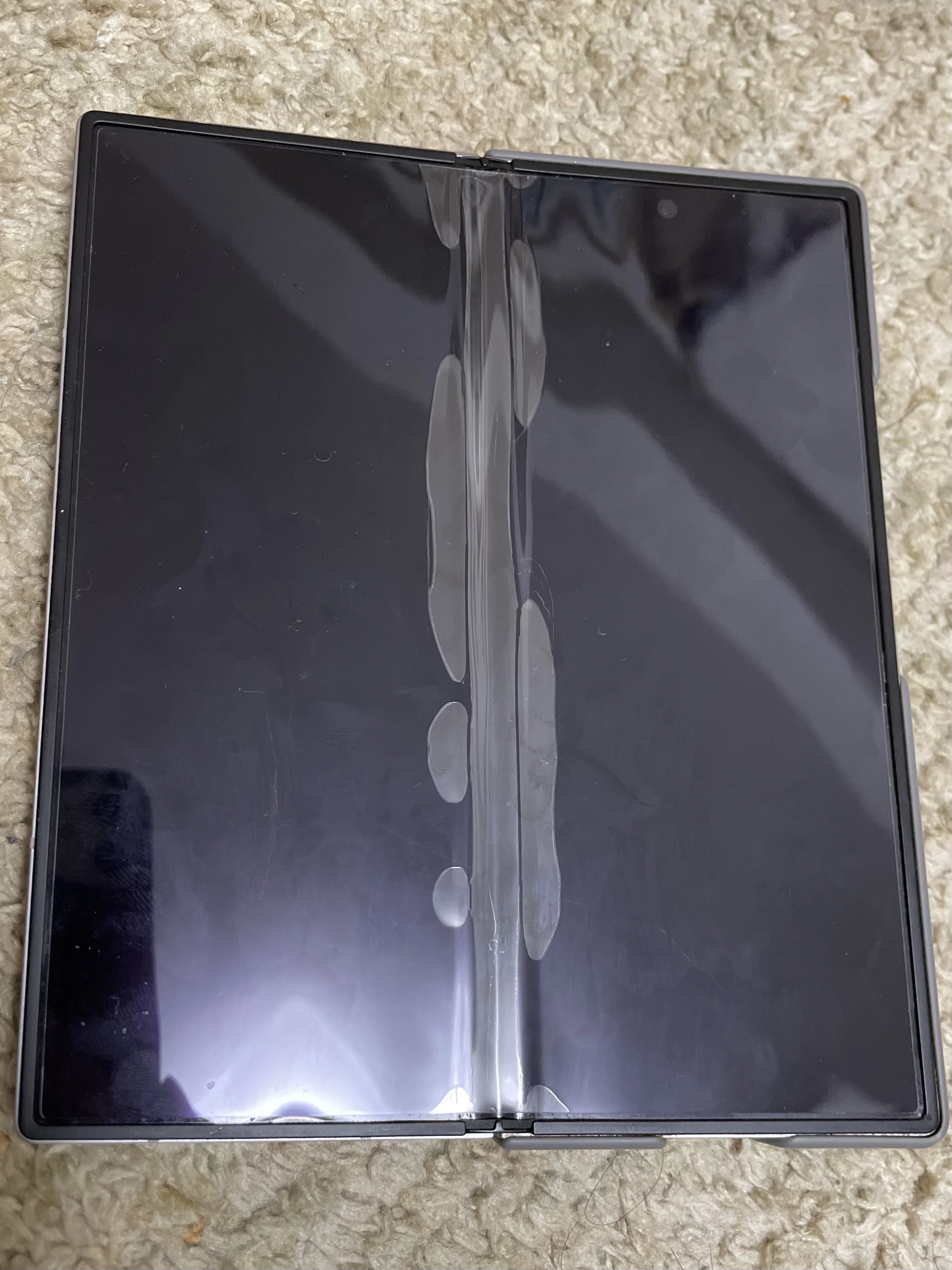 予約なしでOK！Galaxy HarajukuでGalaxy Z Fold 6のフィルムを張り替え