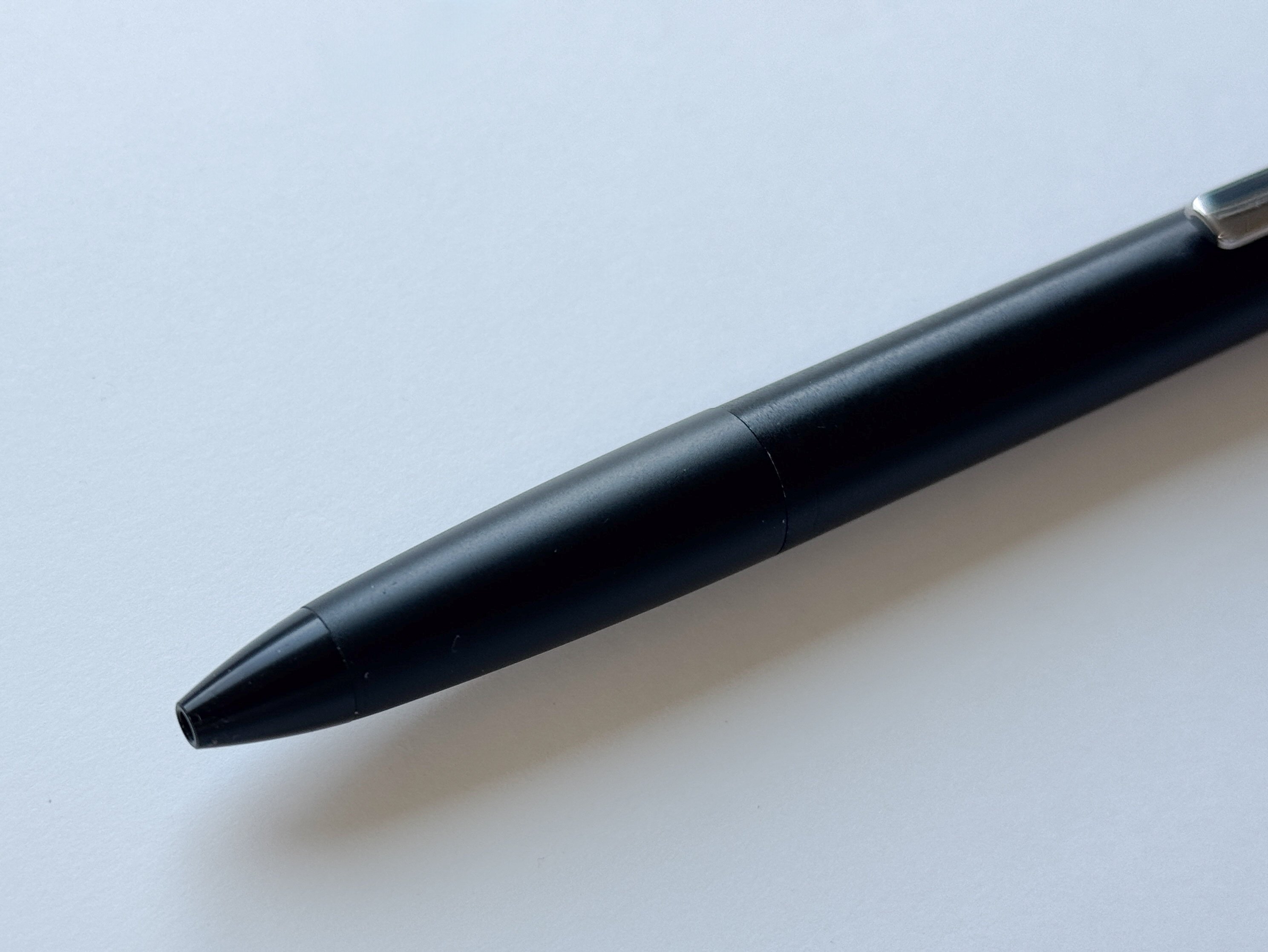 圧倒的素直属性】LAMY aion ブラック (油性ボールペン)偏見レビュー｜Tola