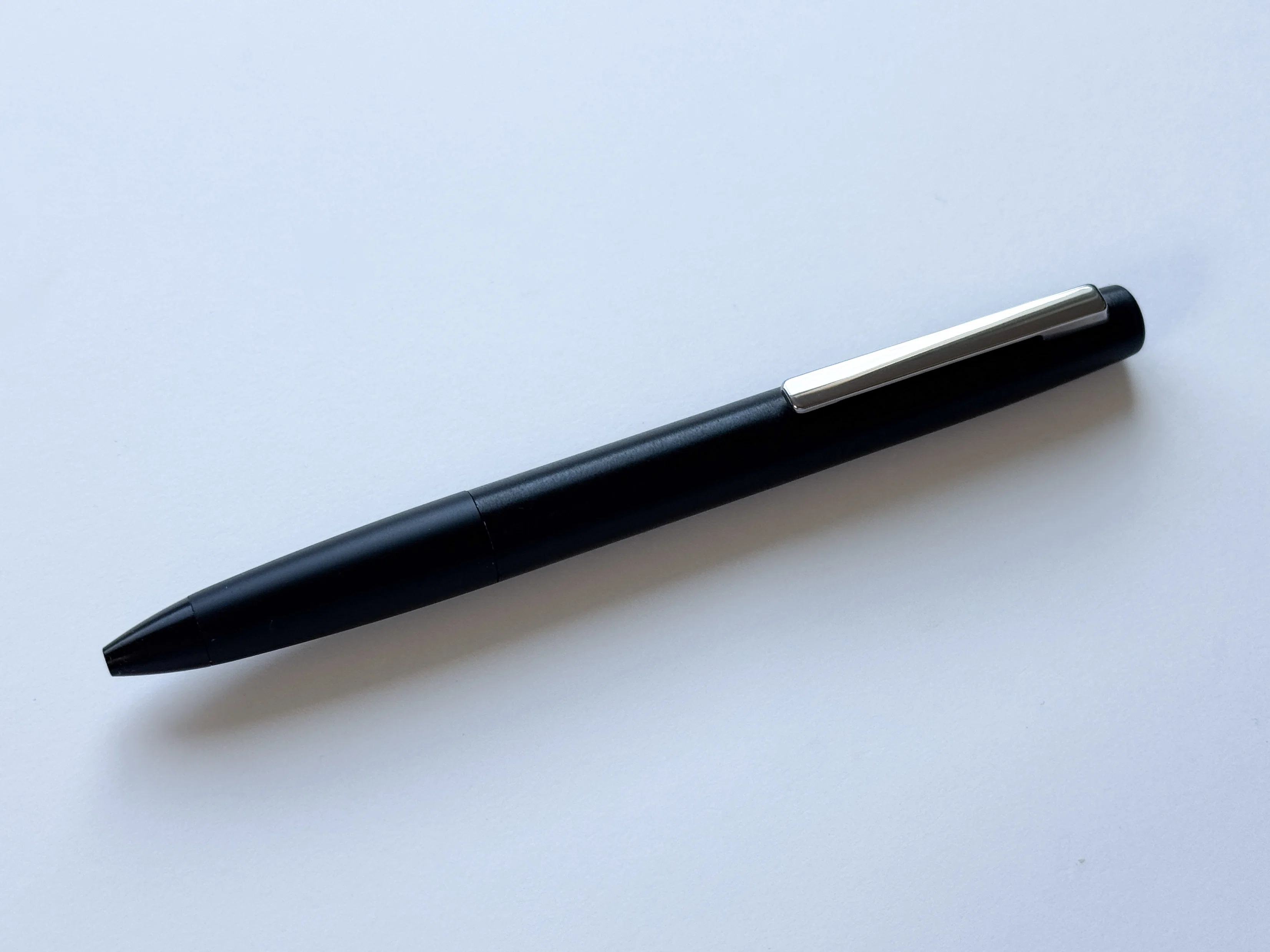 圧倒的素直属性】LAMY aion ブラック (油性ボールペン)偏見レビュー｜Tola