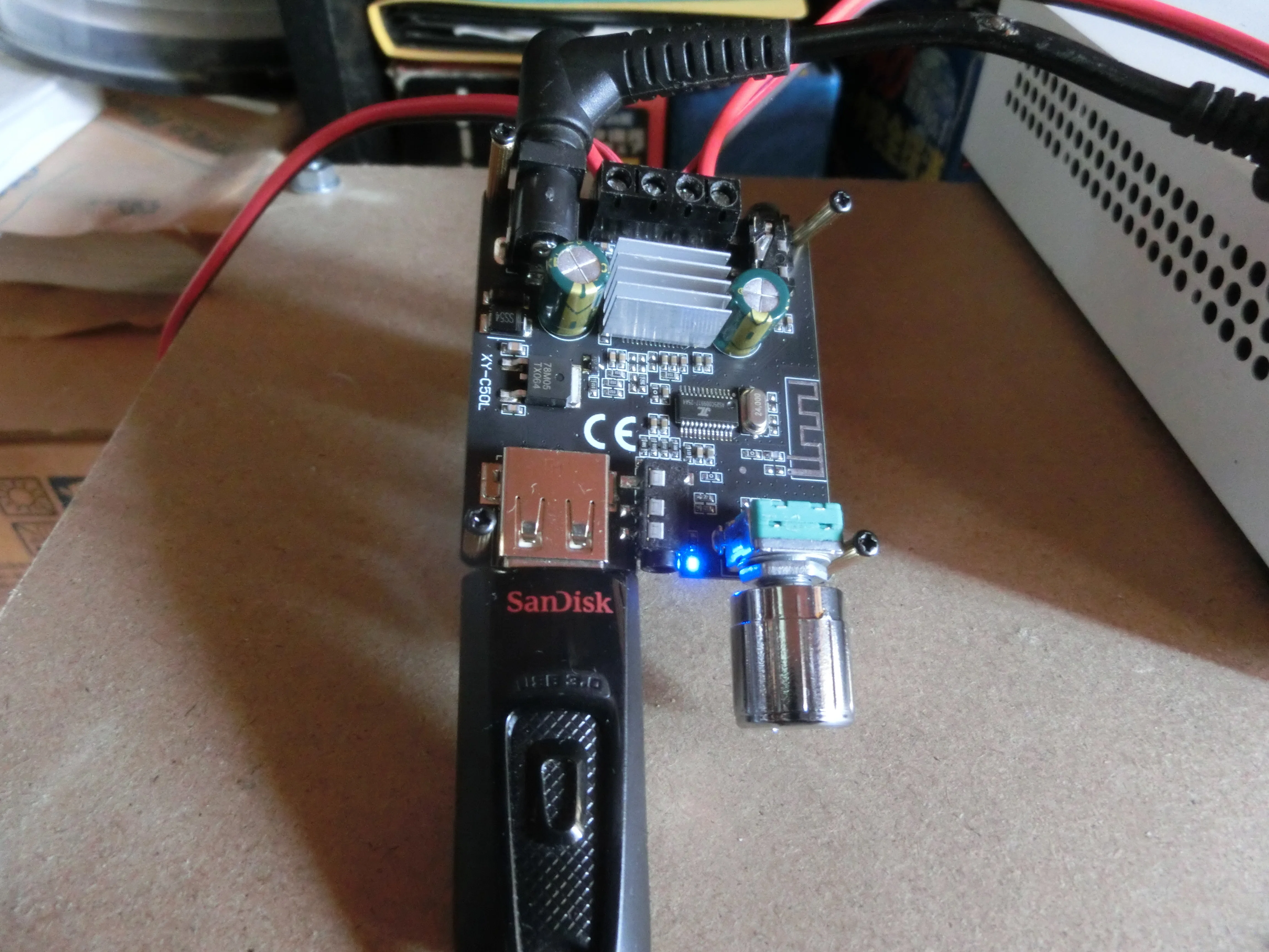 音が悪かった中華製アンプを改造して音を良くする｜gokuraku gadjet