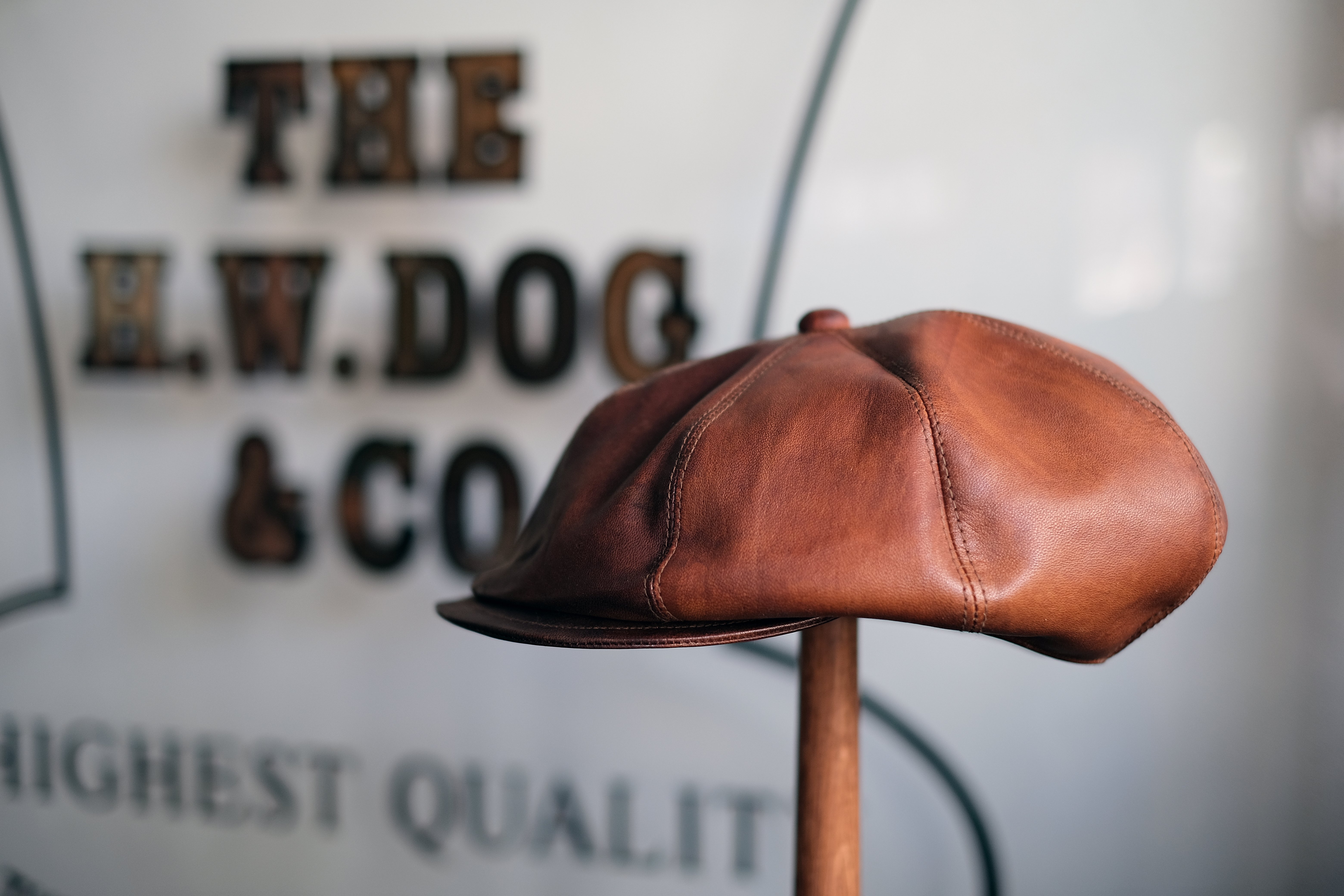THE H.W.DOG&CO.とSturdyのジョイントワークが生んだクラフト感溢れる
