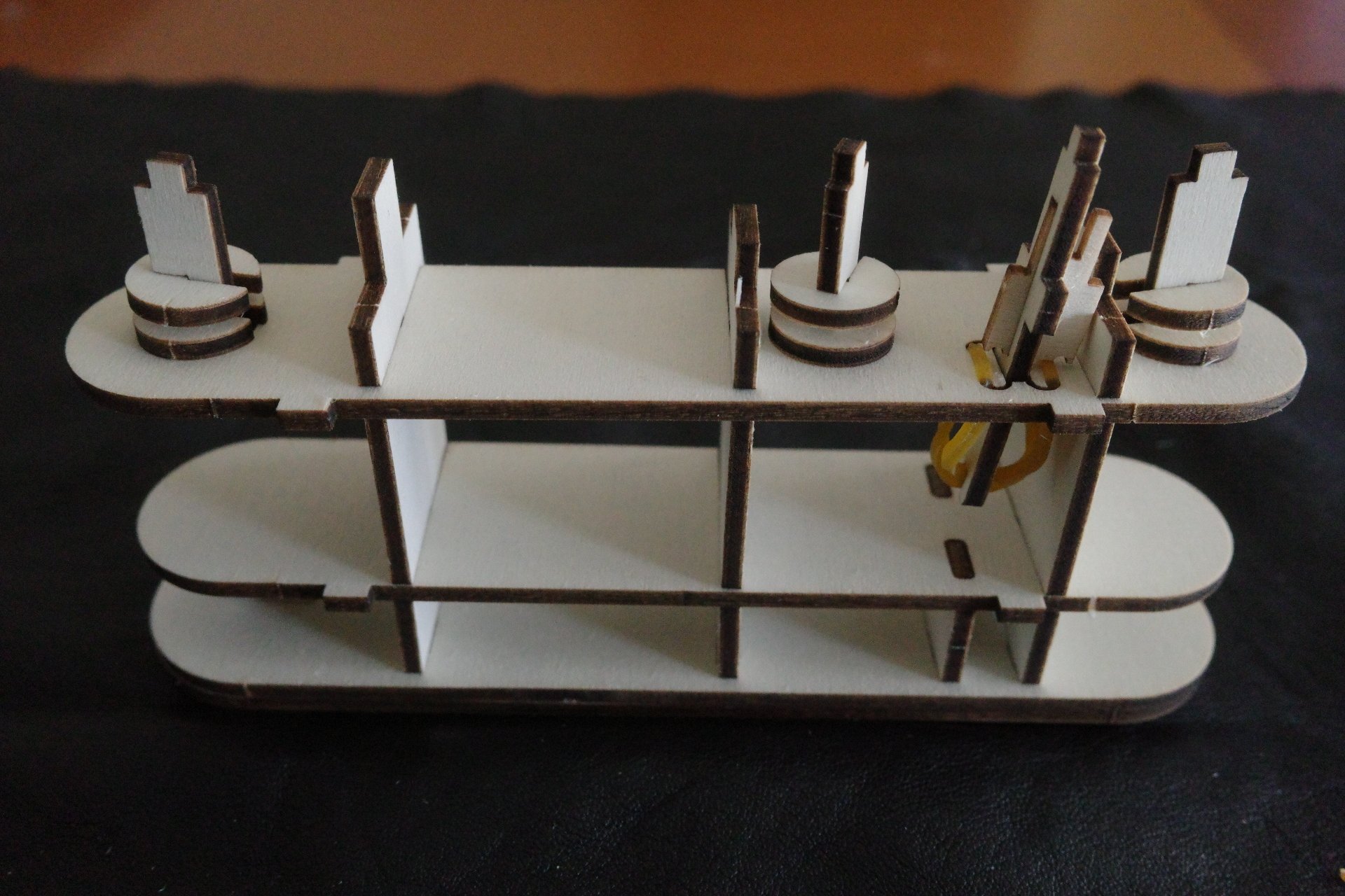 Leitz社創業100周年記念の木製パズル｜Harry Takei