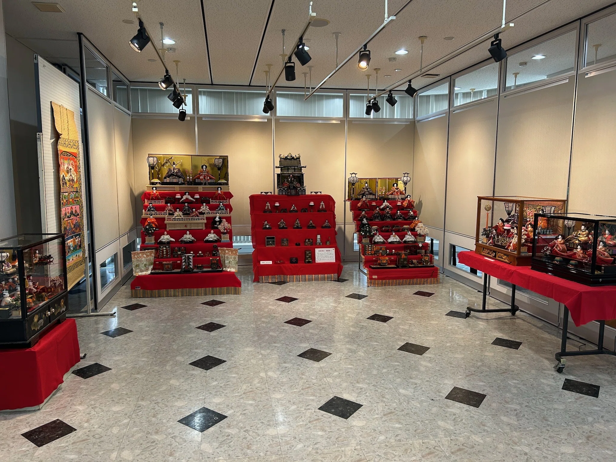ひな人形を展示しました｜浦幌町立博物館