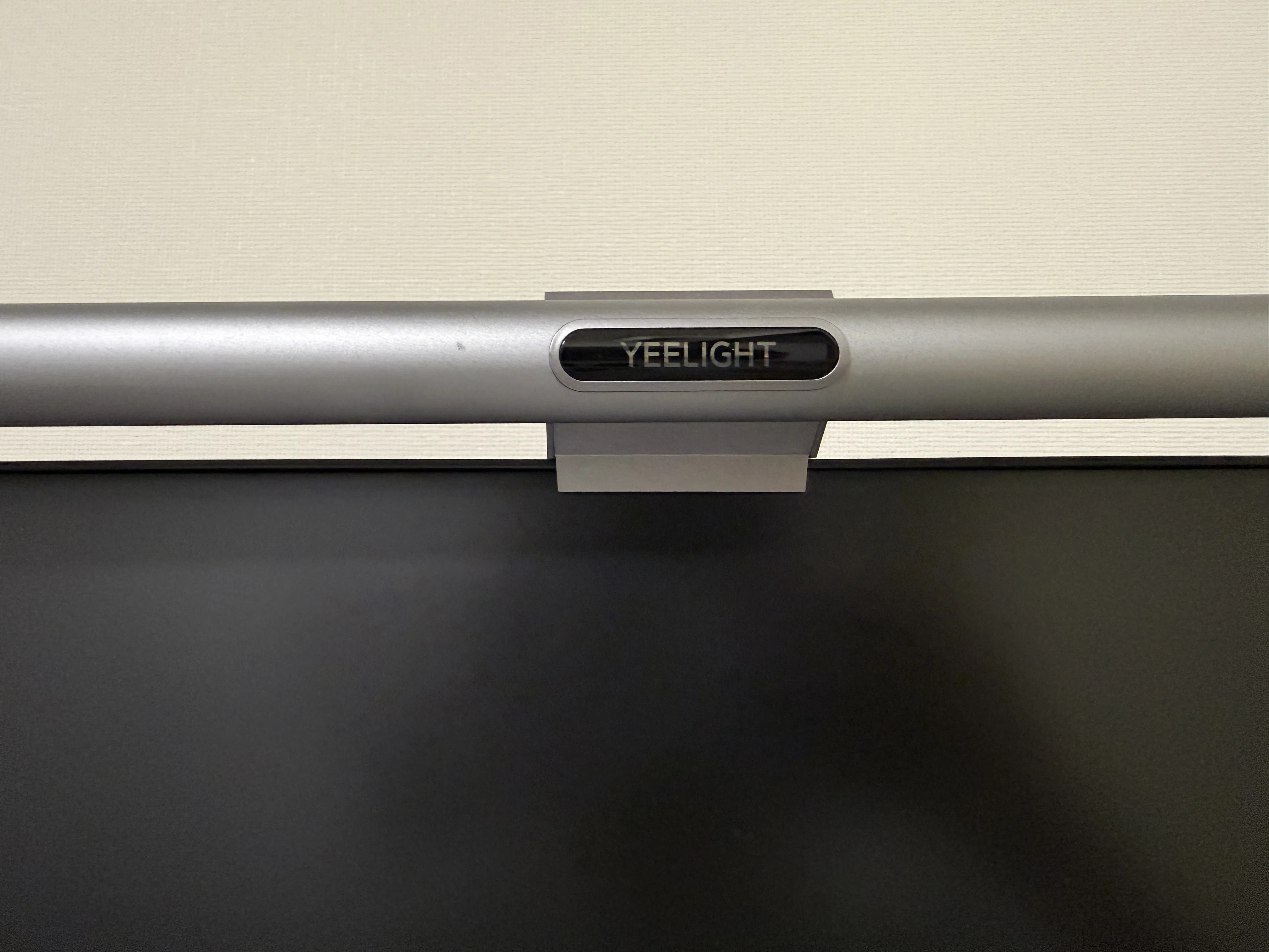デスクをオシャレにするモニターライト『Yeelight』レビュー｜Aki@Games