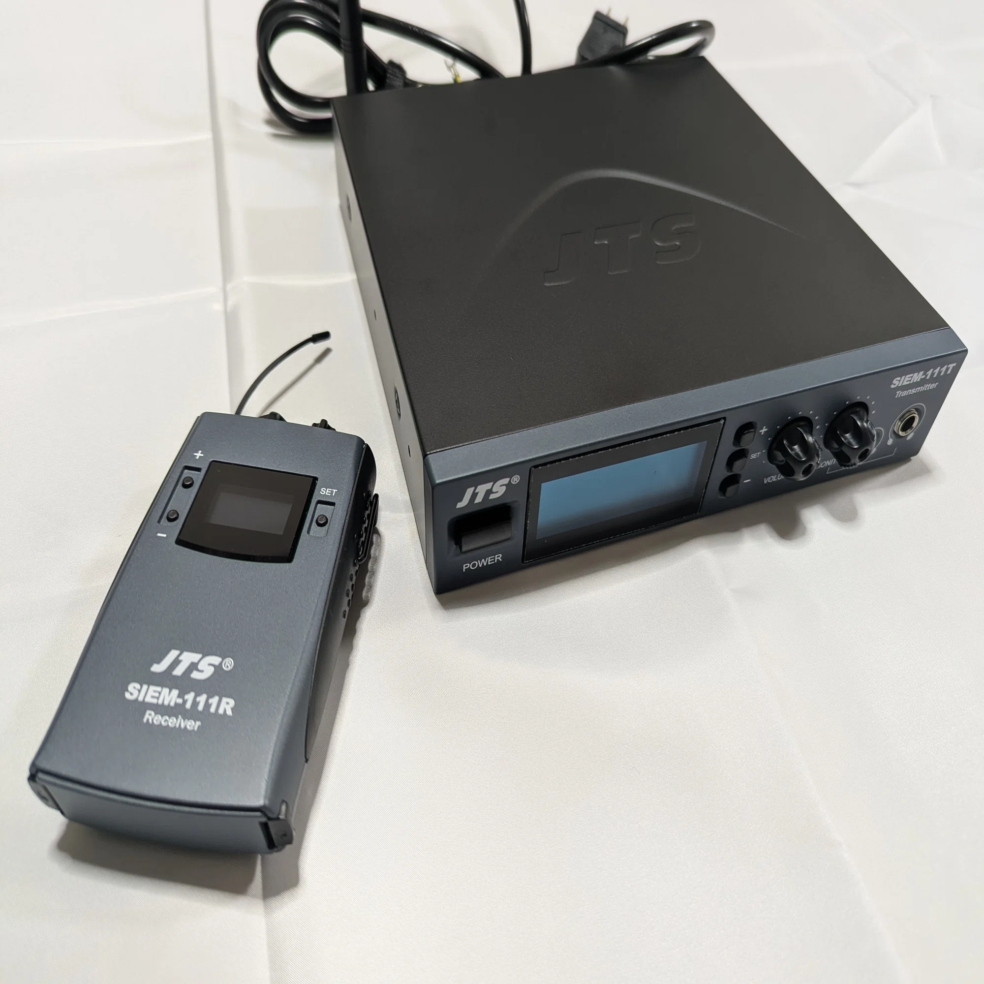 遅延ほぼゼロのワイヤレスイヤホンモニタJTS SIEM-111をVR用に買って 