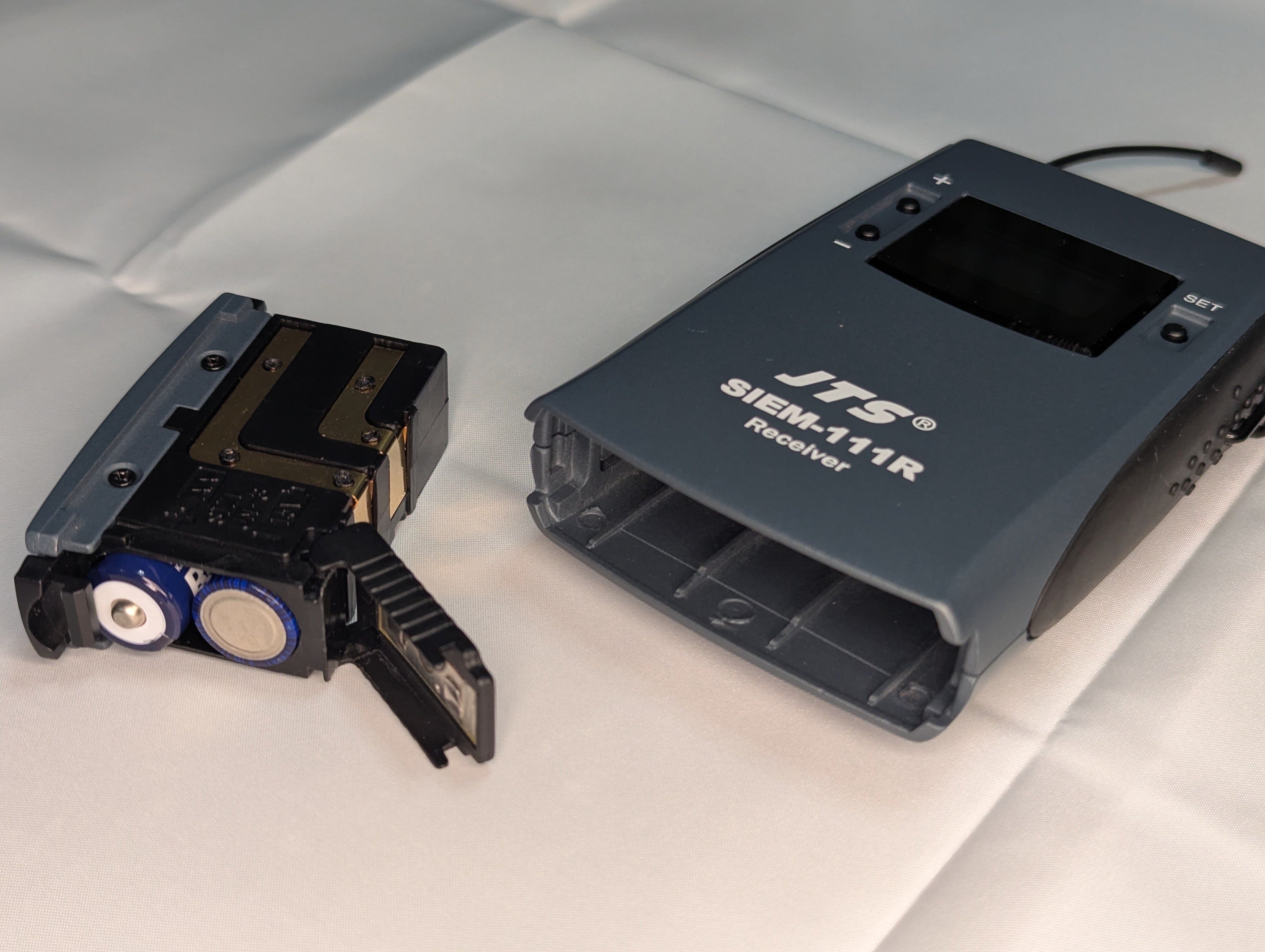 ワイヤレスイヤホンモニタJTS SIEM-111をVR用に買ってみたレビュー｜POKKY