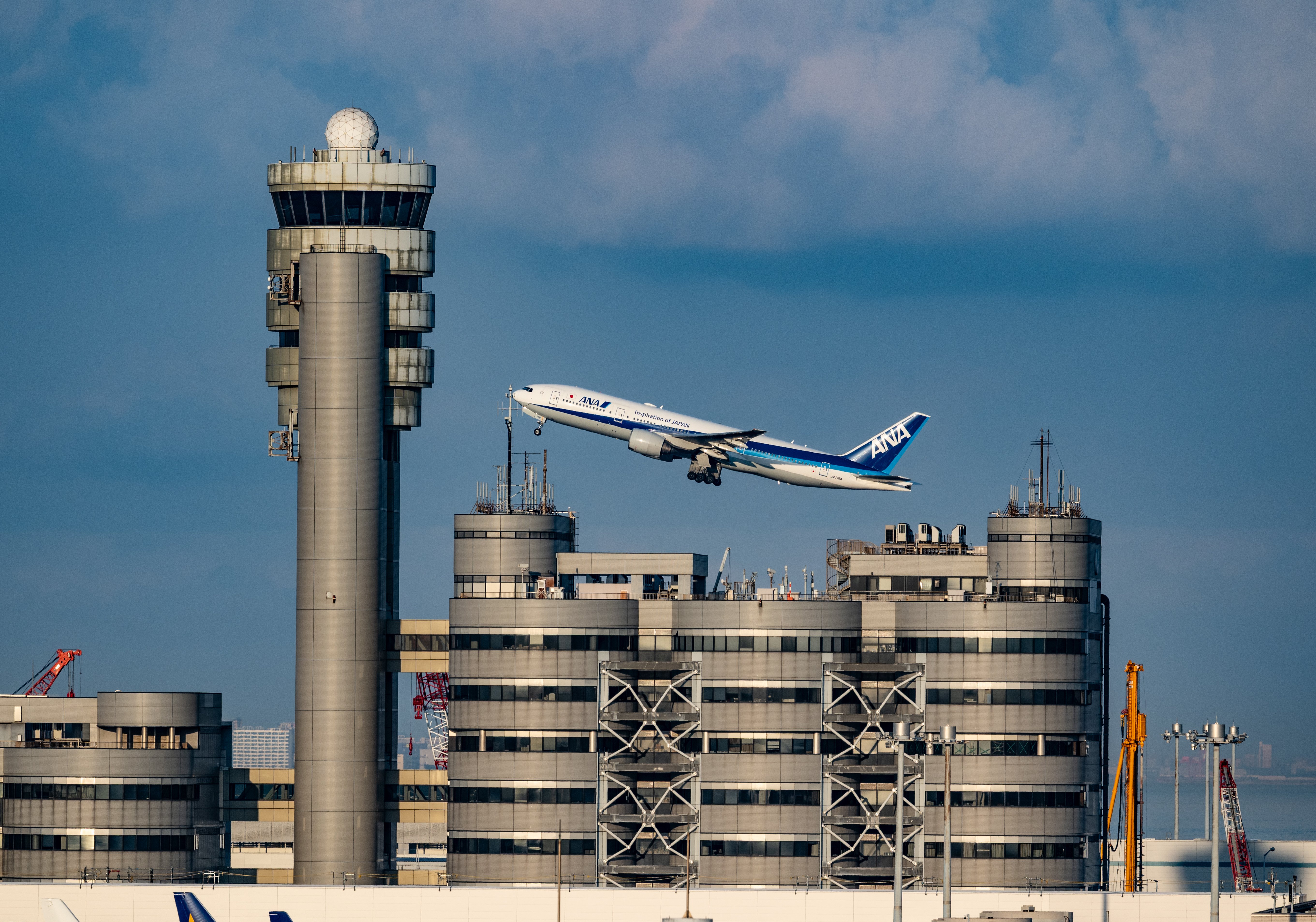 ヒコーキ撮りに羽田に：Z 100-400mm f/4.5-5.6 VR S｜@infinity.909