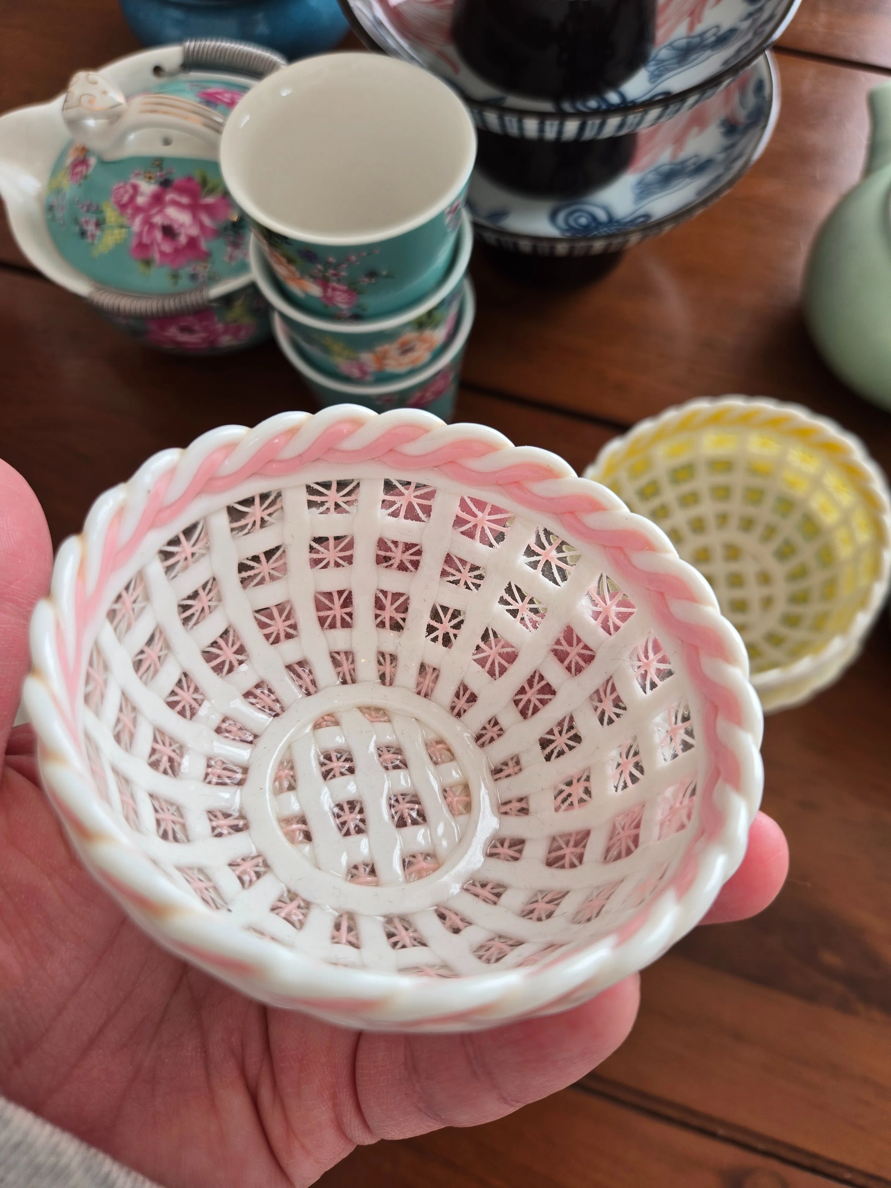 台湾のアンティーク店で購入 陶器 3つ 台湾土産🇹🇼茶器｜kaho