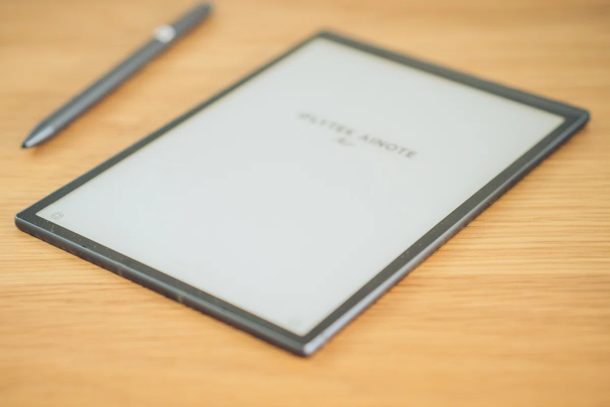 手書きがデジタルになる瞬間が気持ちよすぎた——iFLYTEK AINOTE Air2を